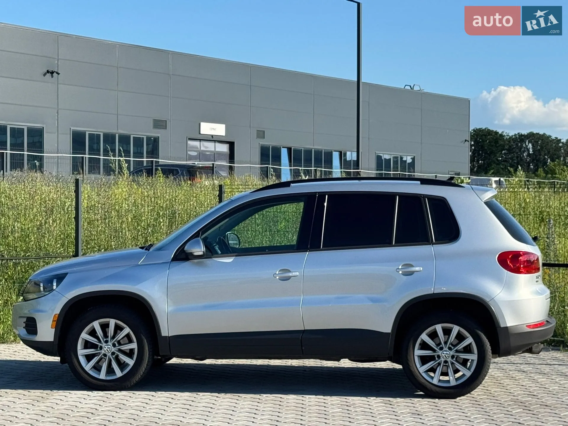 2017 Volkswagen Tiguan - мініатюра 4