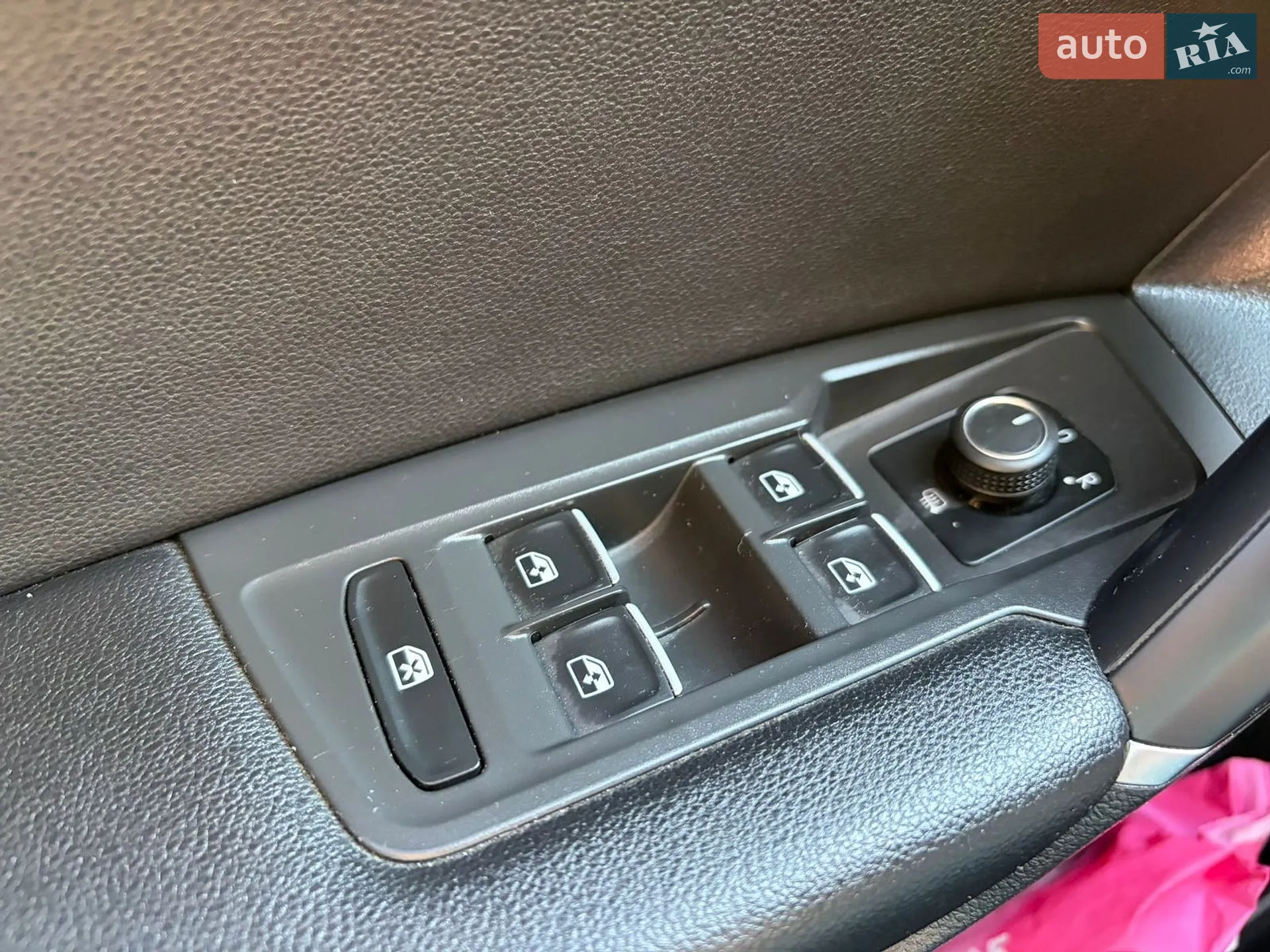 2018 Volkswagen Tiguan - мініатюра 39