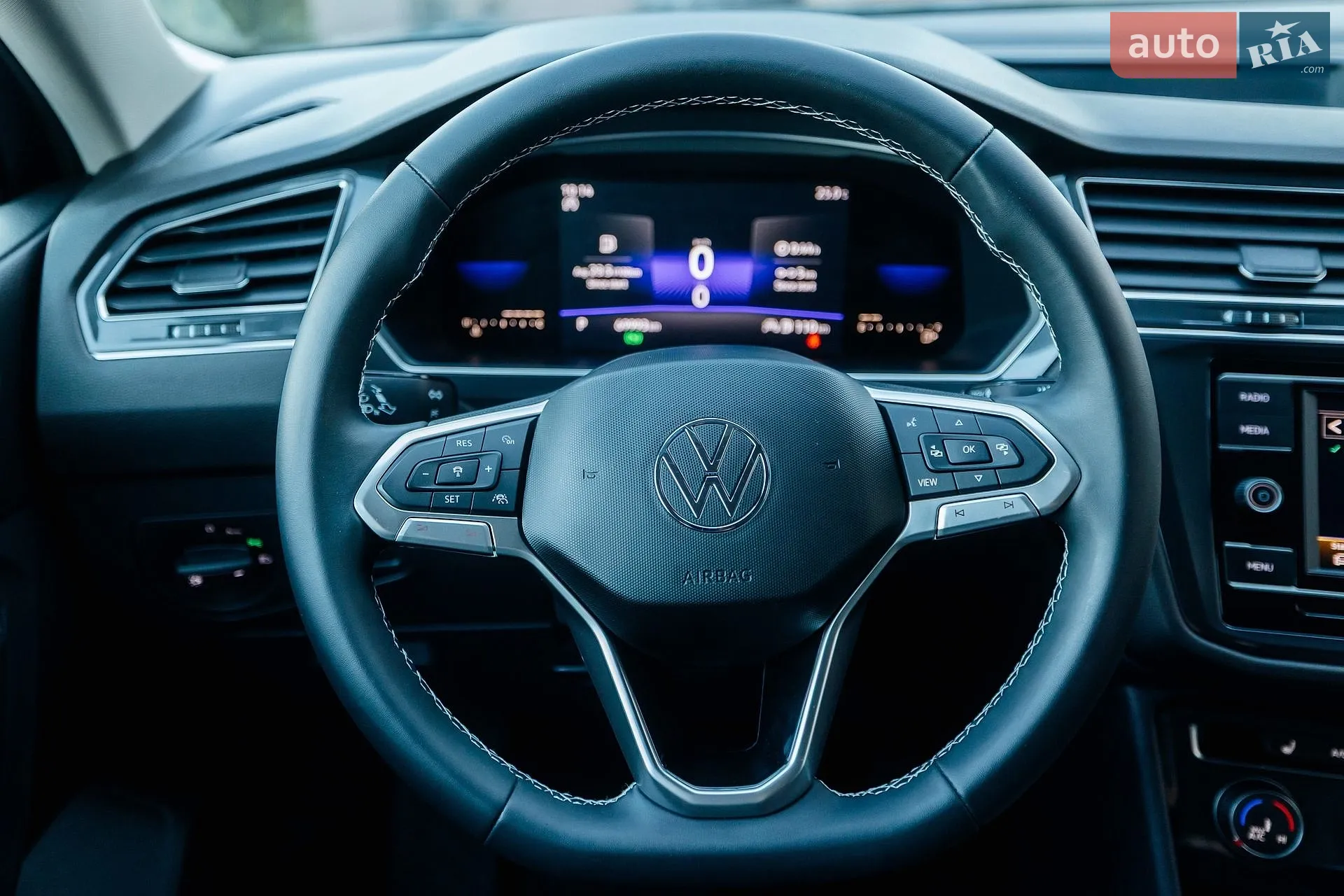 2022 Volkswagen Tiguan - мініатюра 37