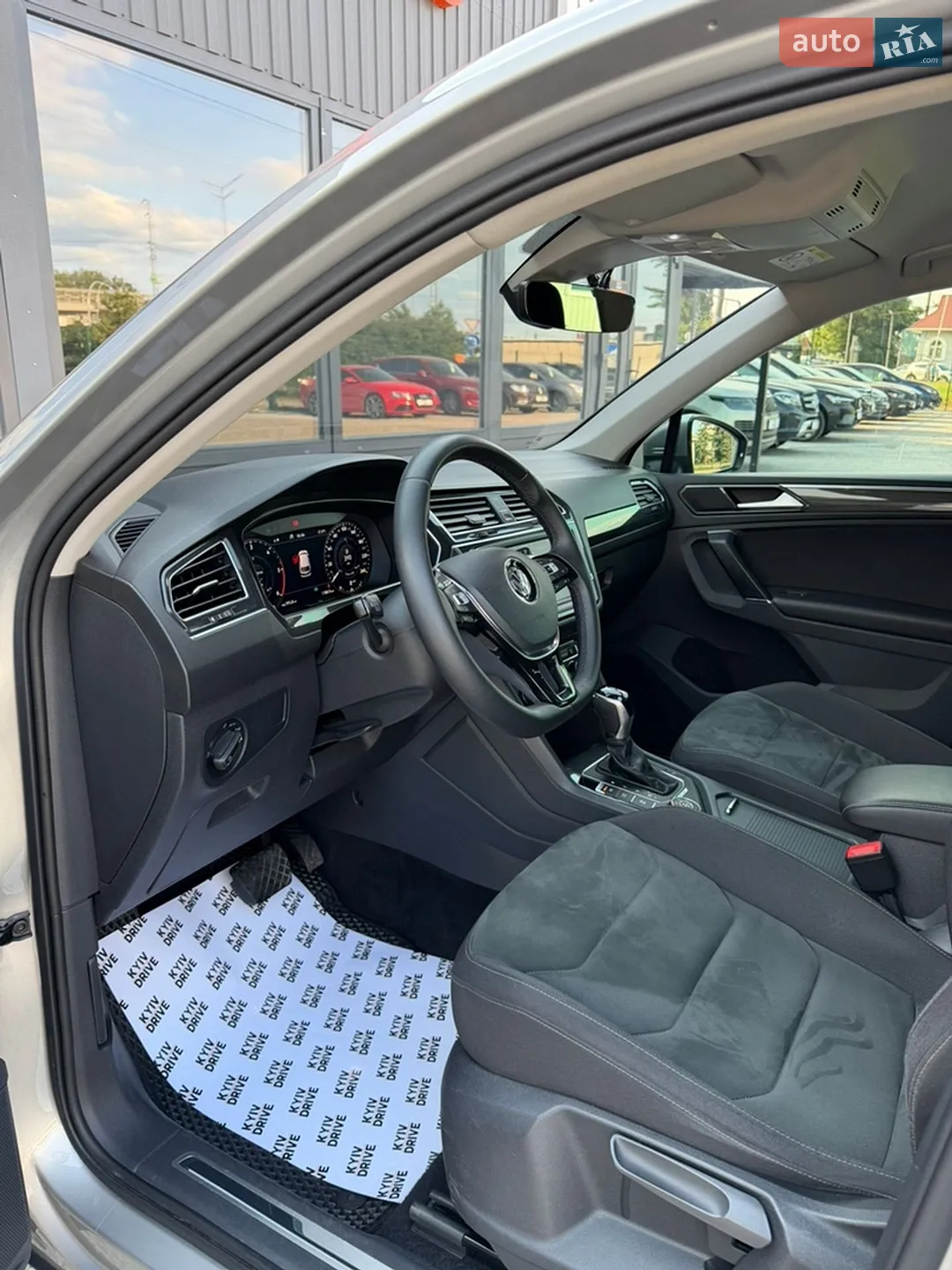 2016 Volkswagen Tiguan - мініатюра 33