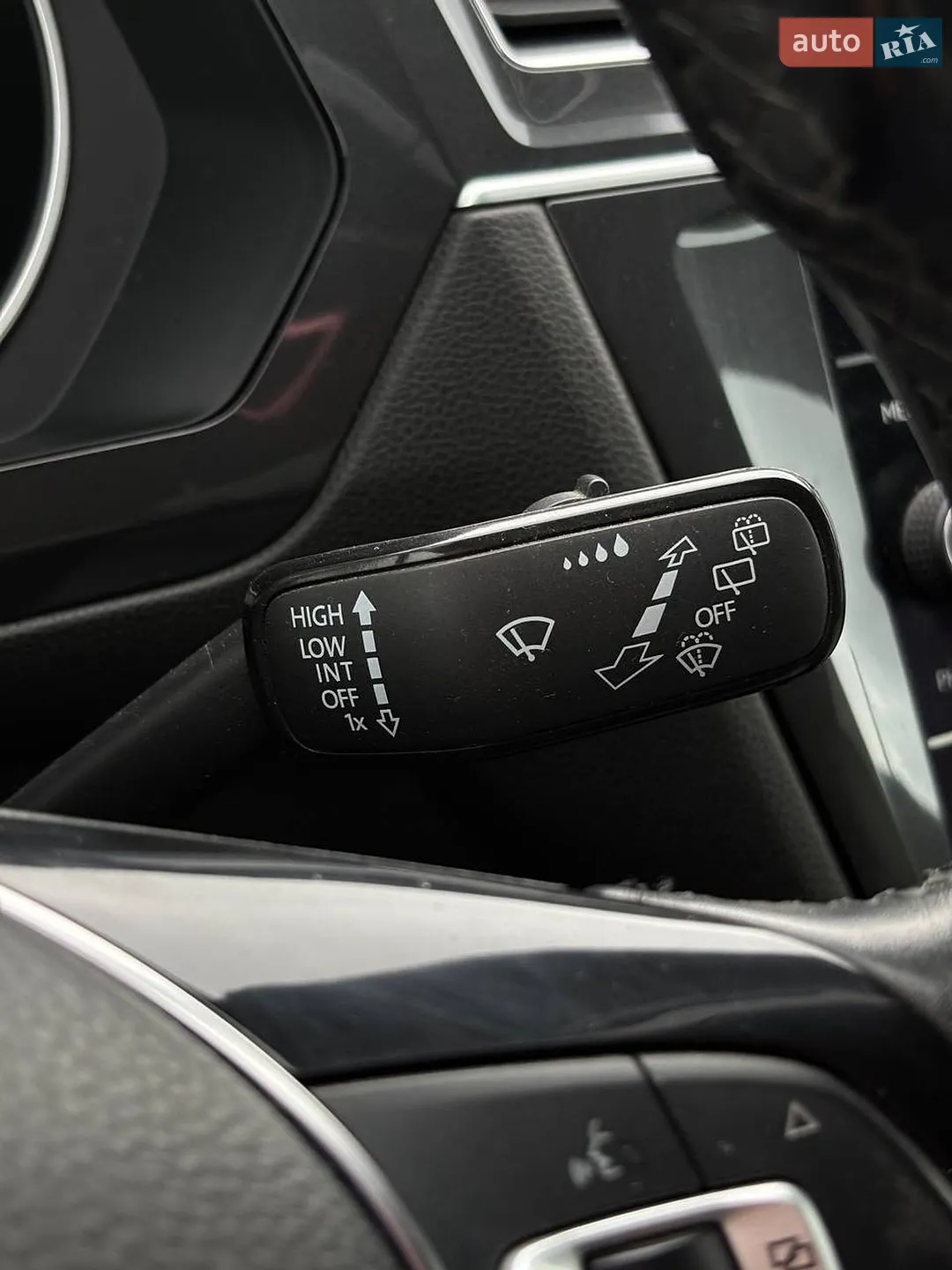 2018 Volkswagen Tiguan - мініатюра 30