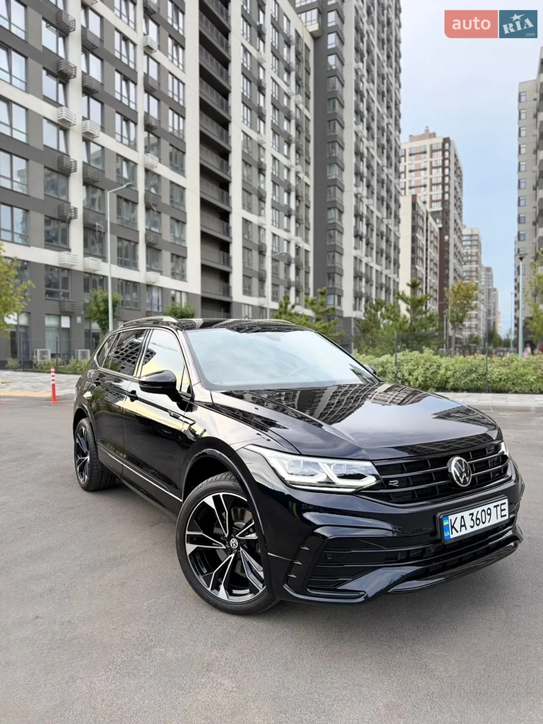 2021 Volkswagen Tiguan - мініатюра 2