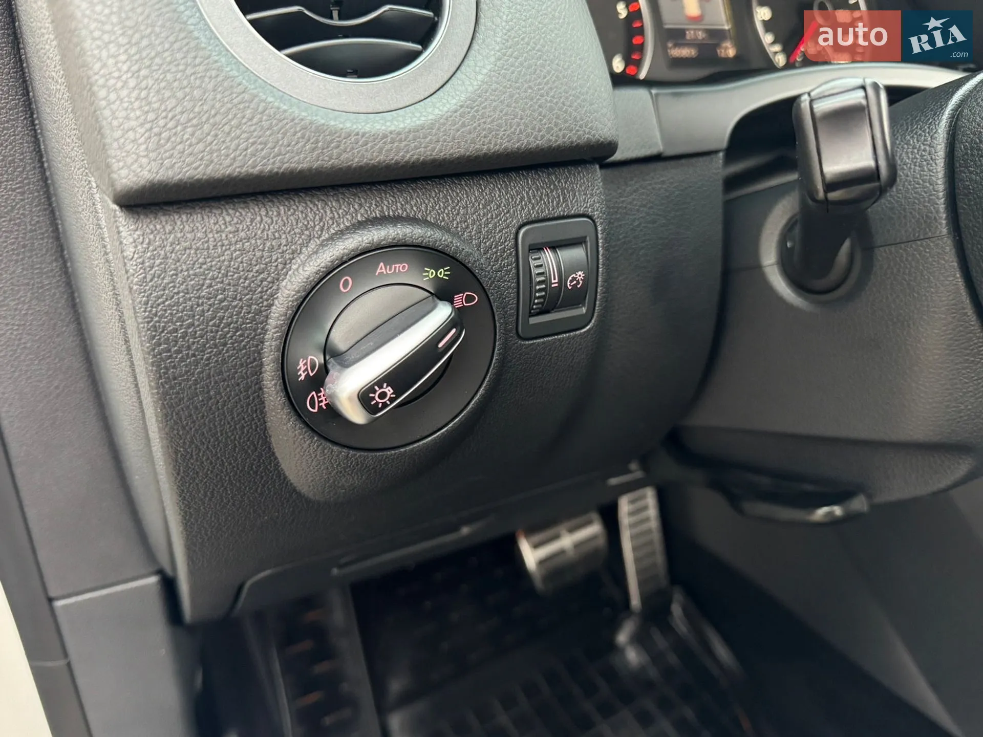 2012 Volkswagen Tiguan - мініатюра 25