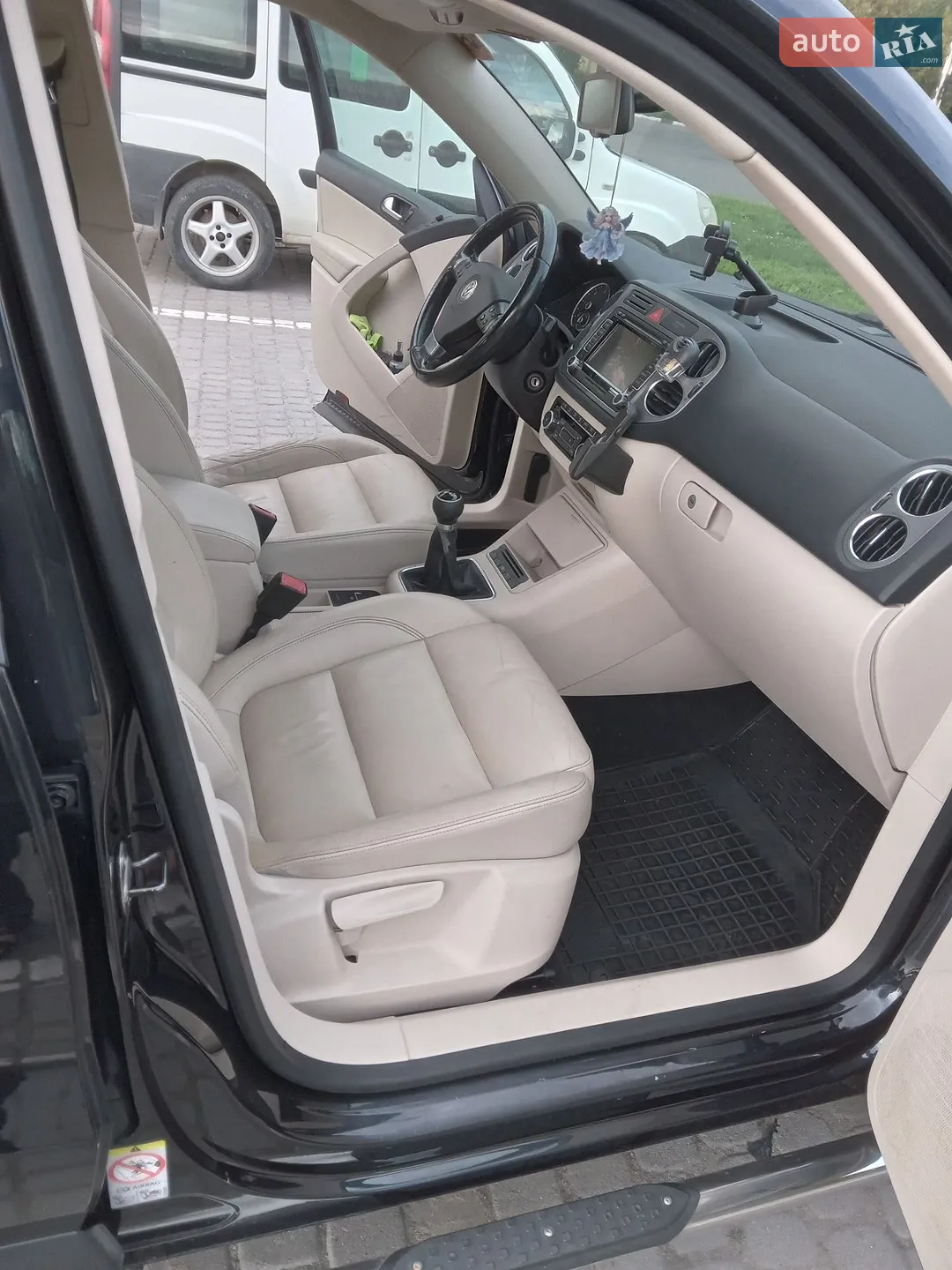 2010 Volkswagen Tiguan - мініатюра 21