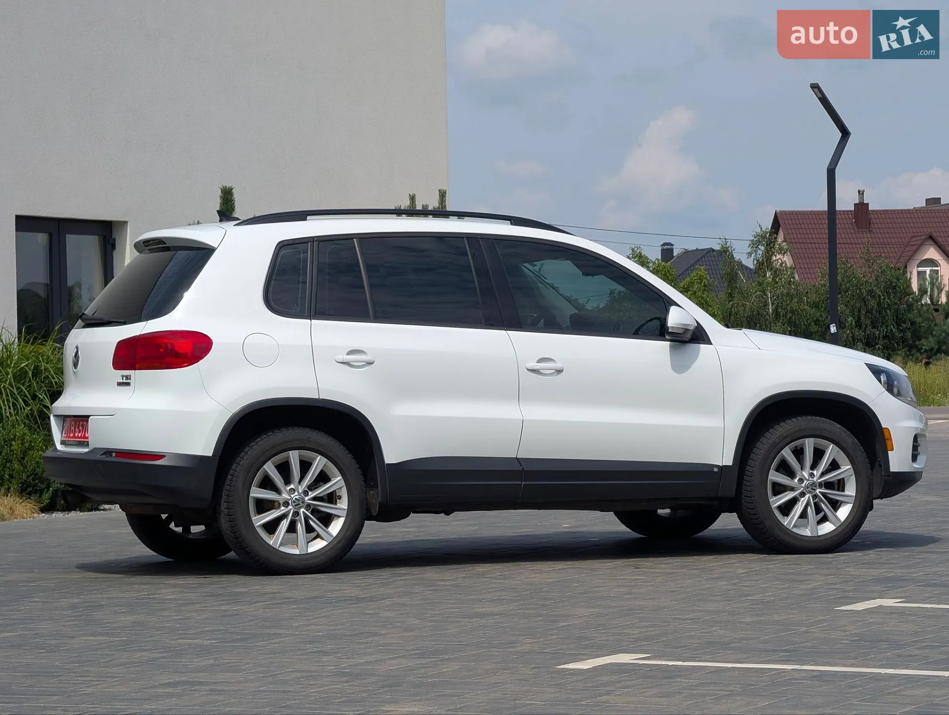 2017 Volkswagen Tiguan - мініатюра 11