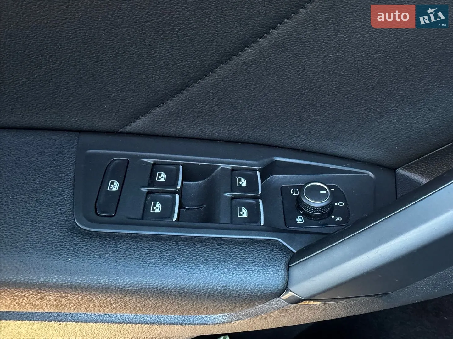 2019 Volkswagen Tiguan - мініатюра 24