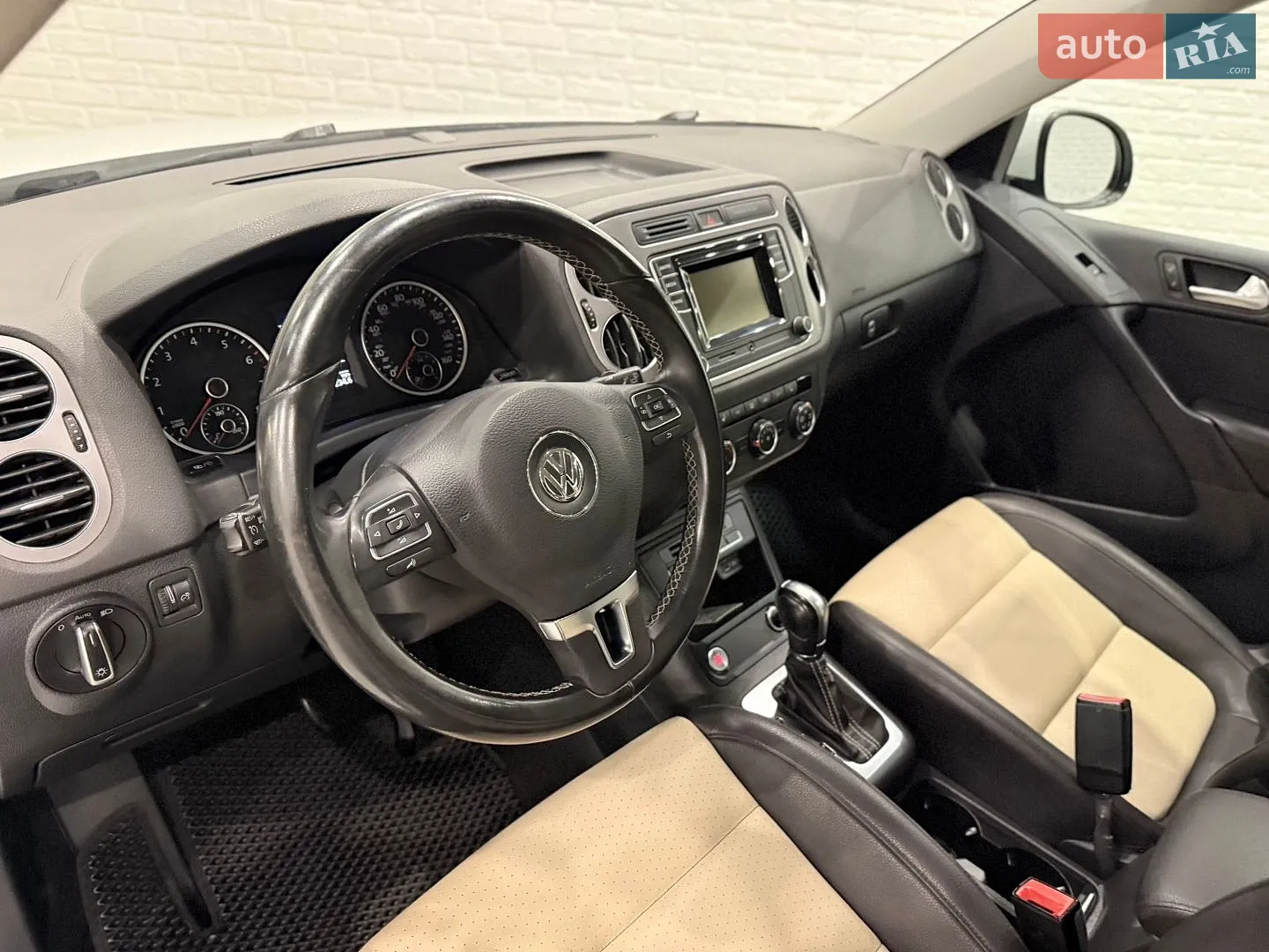 2016 Volkswagen Tiguan - мініатюра 14