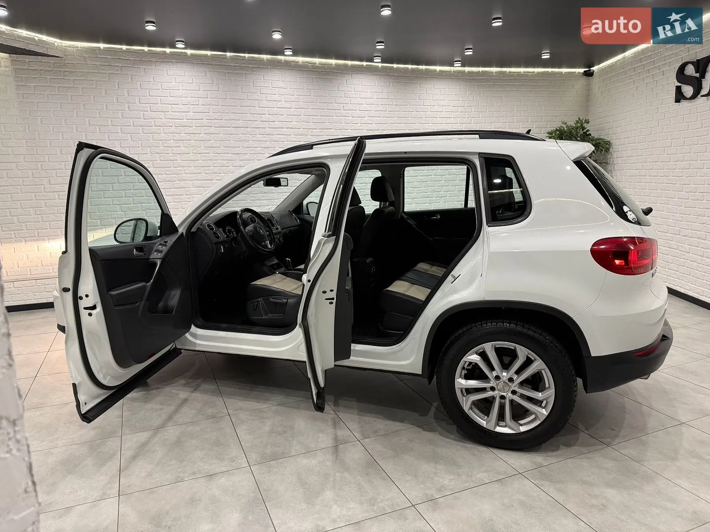 2016 Volkswagen Tiguan - мініатюра 37