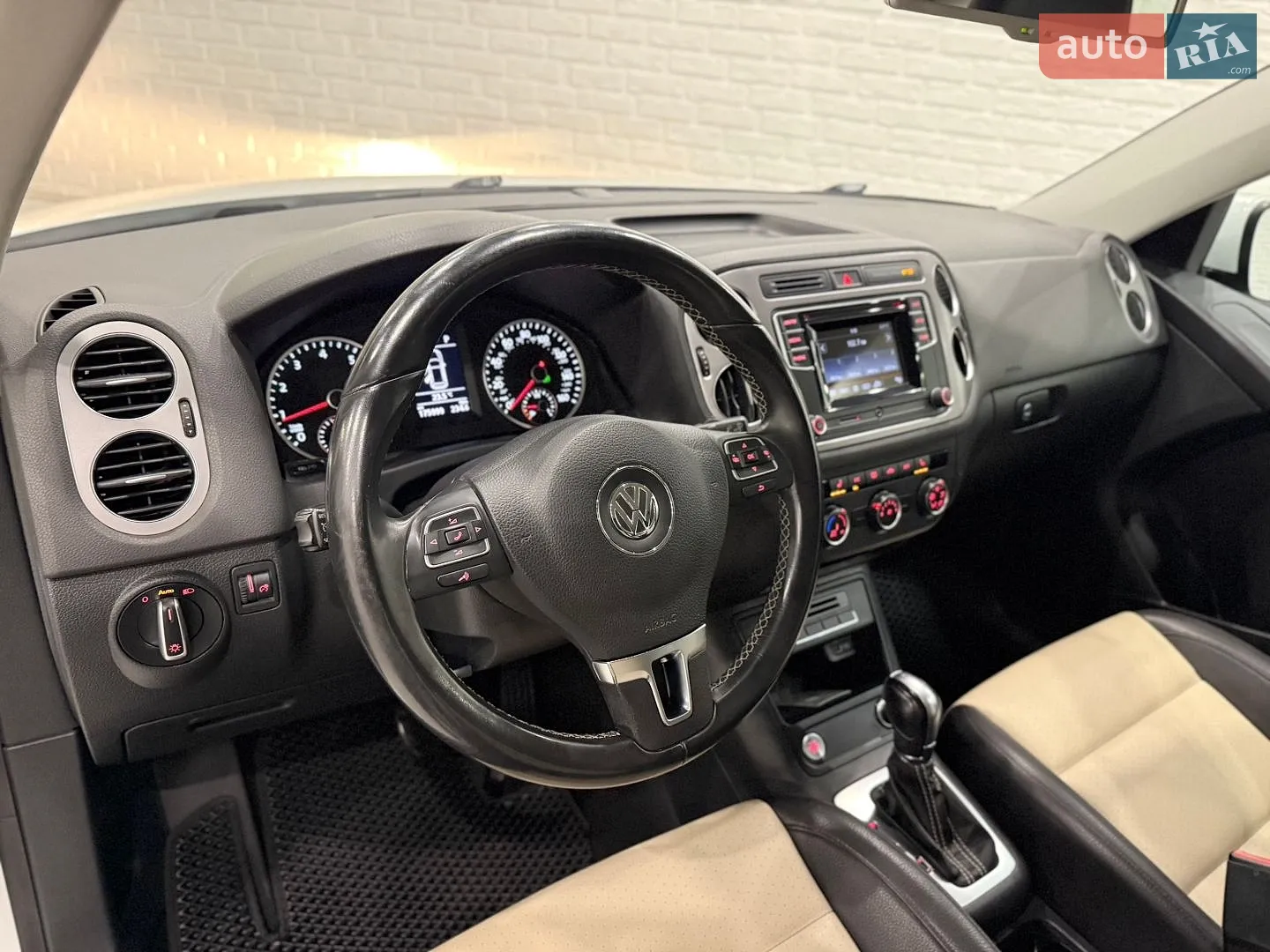 2016 Volkswagen Tiguan - мініатюра 40