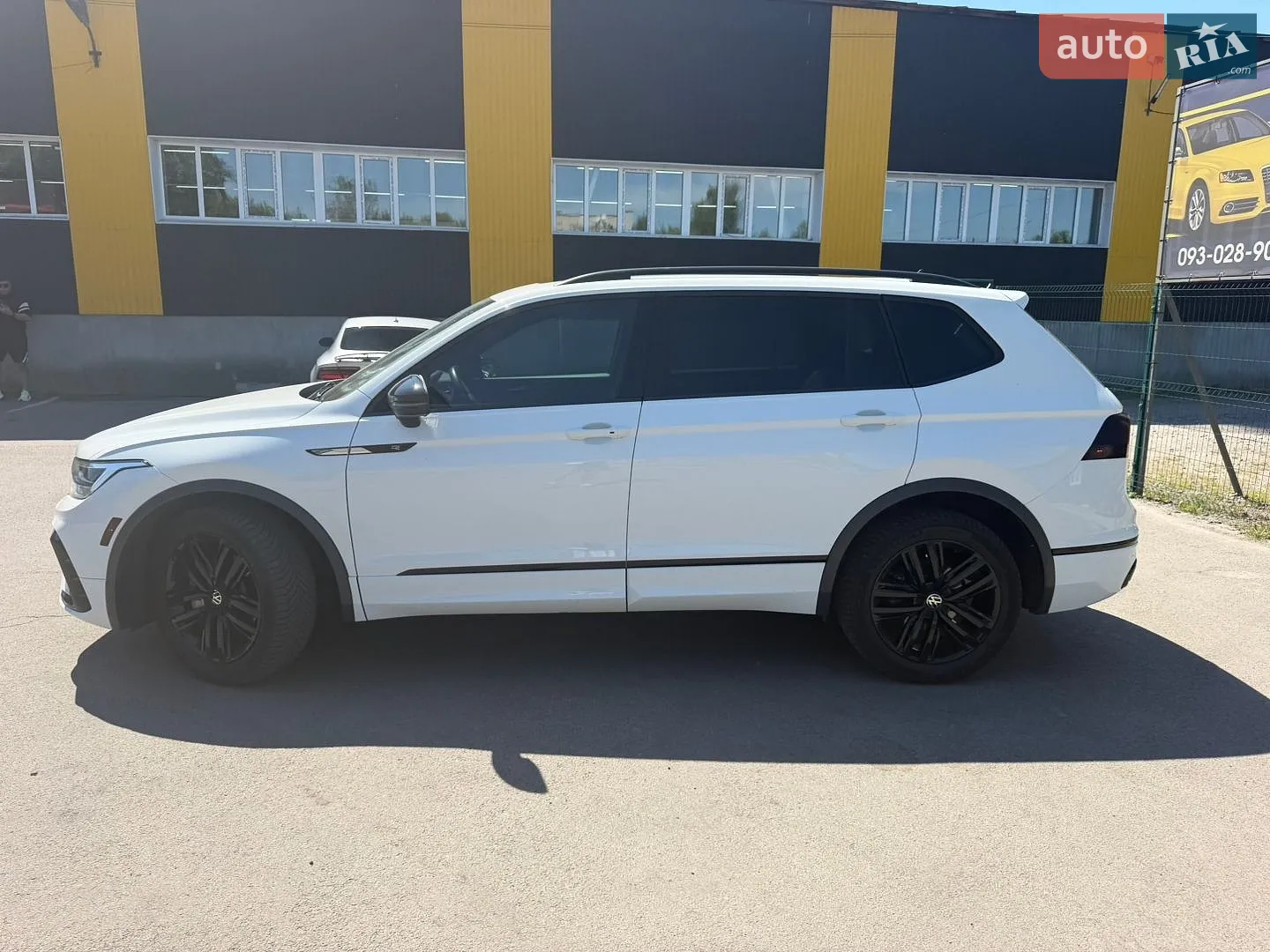 2021 Volkswagen Tiguan - мініатюра 10