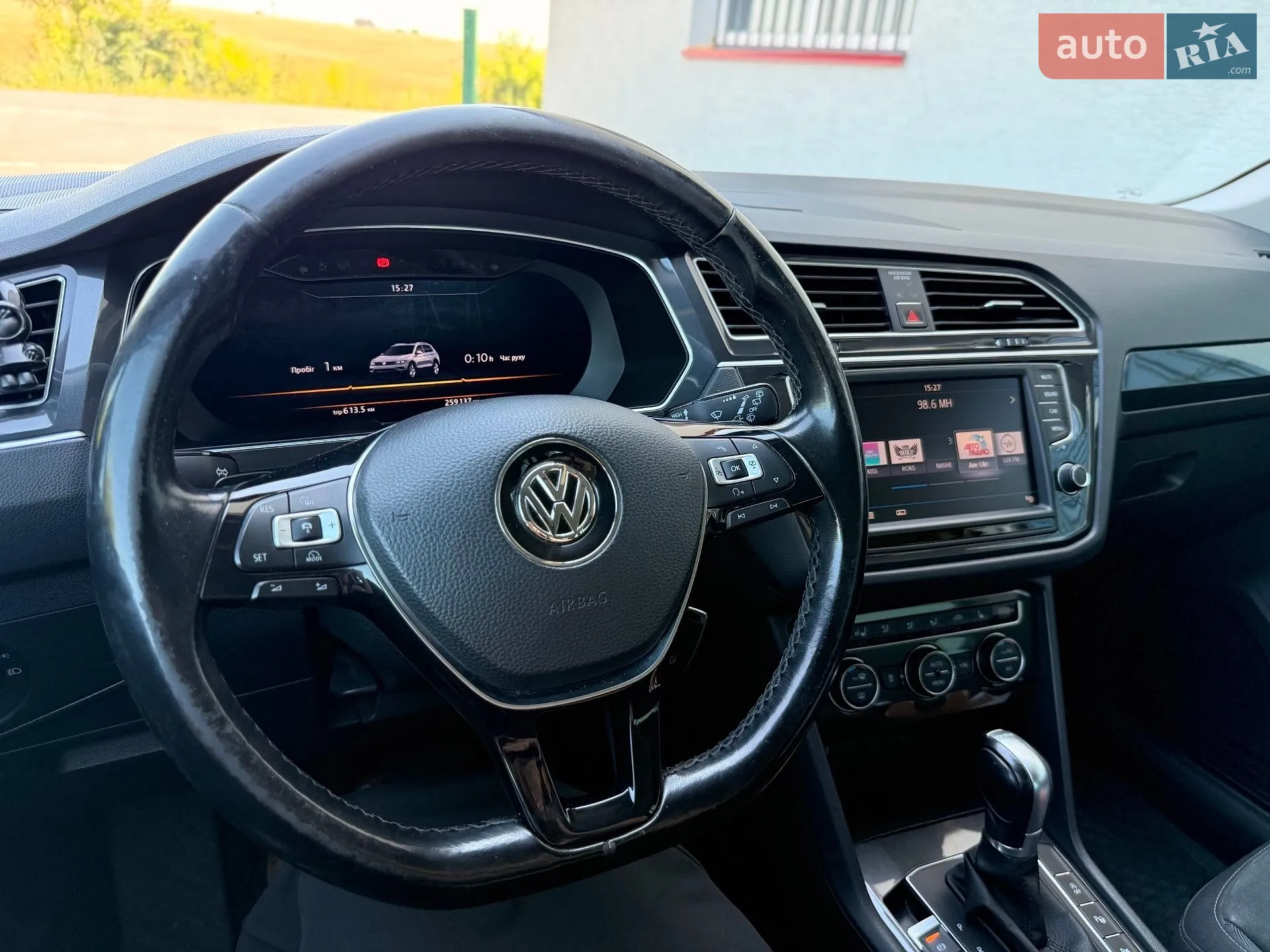 2017 Volkswagen Tiguan - мініатюра 31