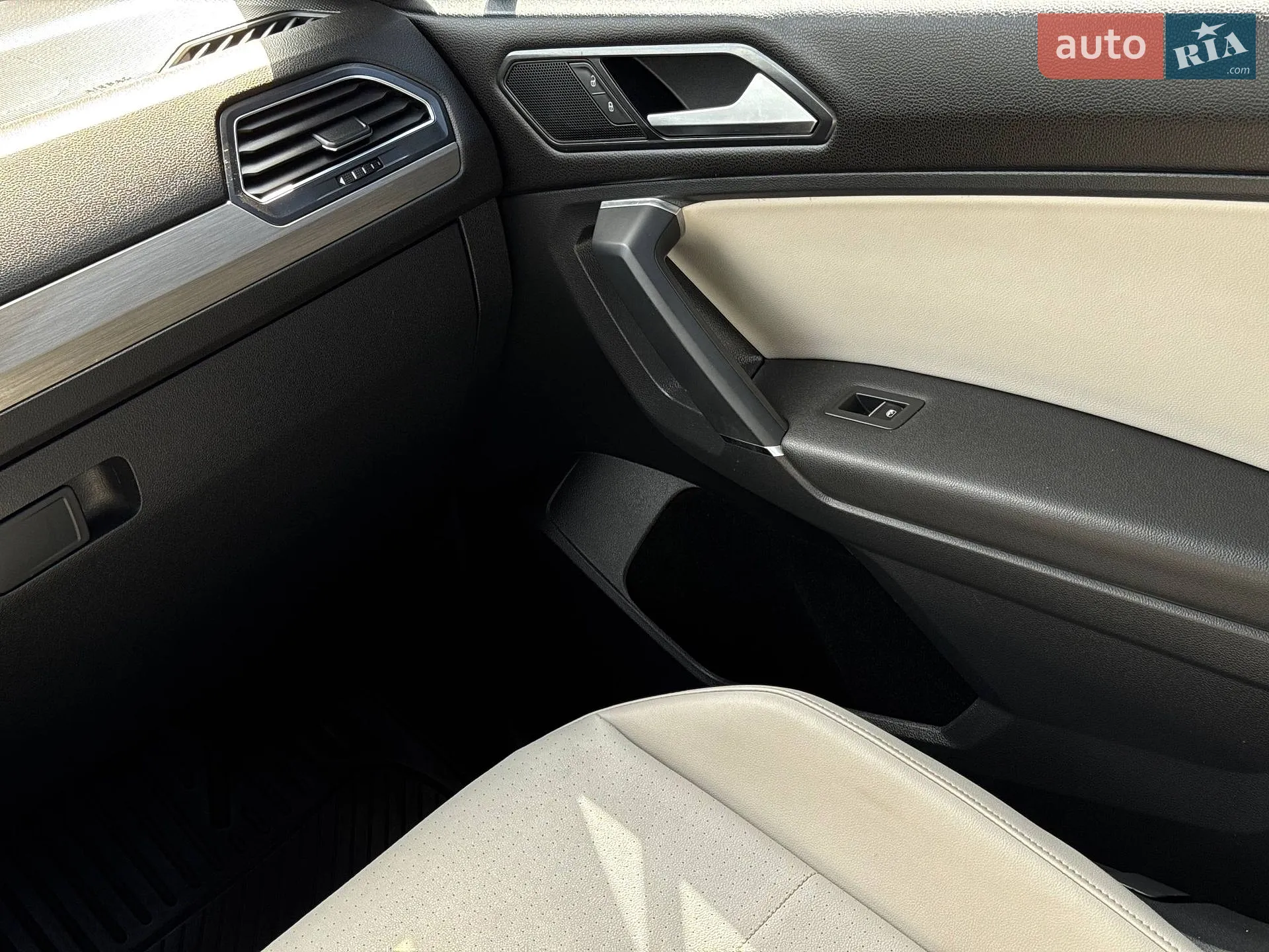 2017 Volkswagen Tiguan - мініатюра 63