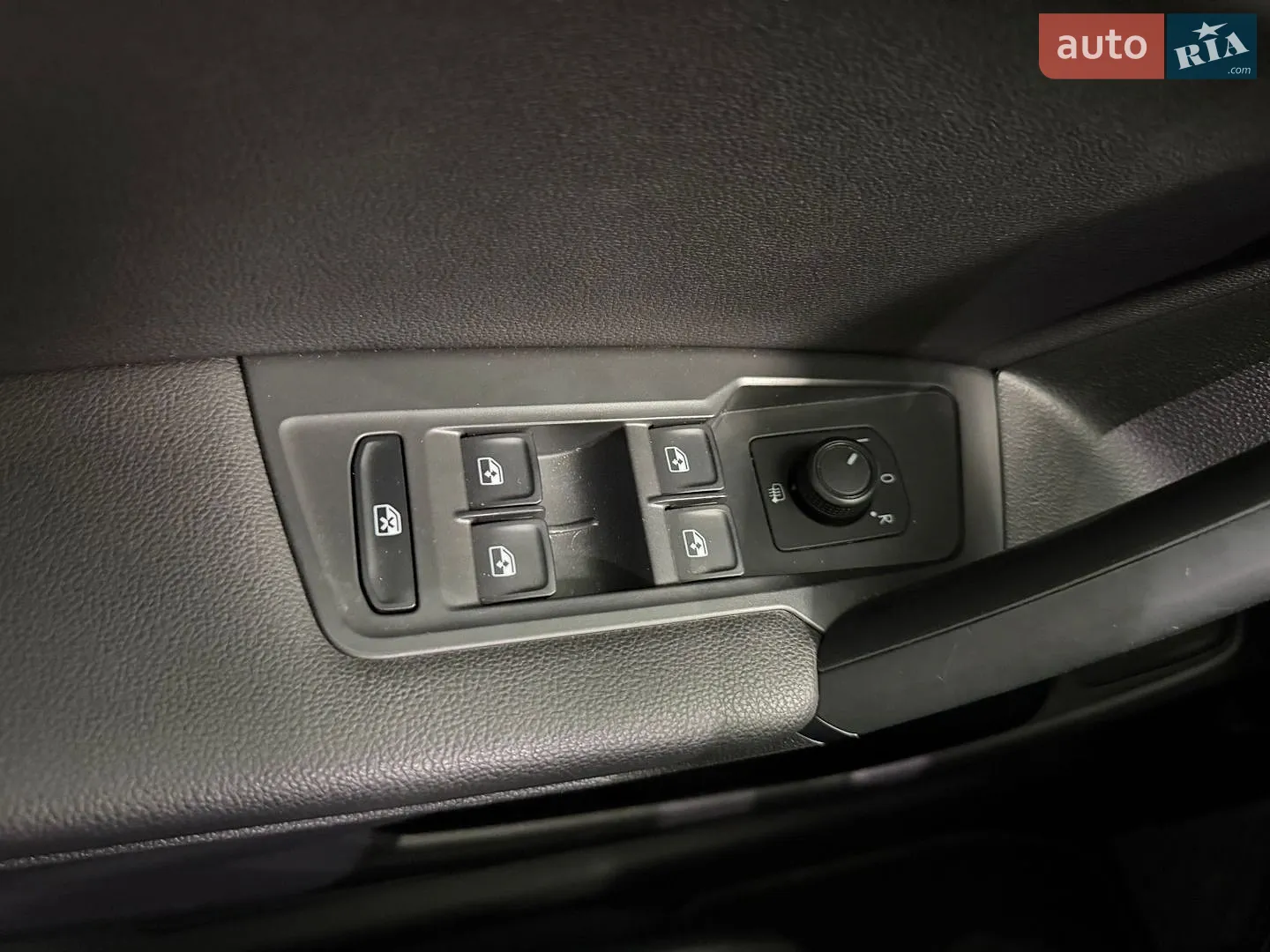 2019 Volkswagen Tiguan - мініатюра 15