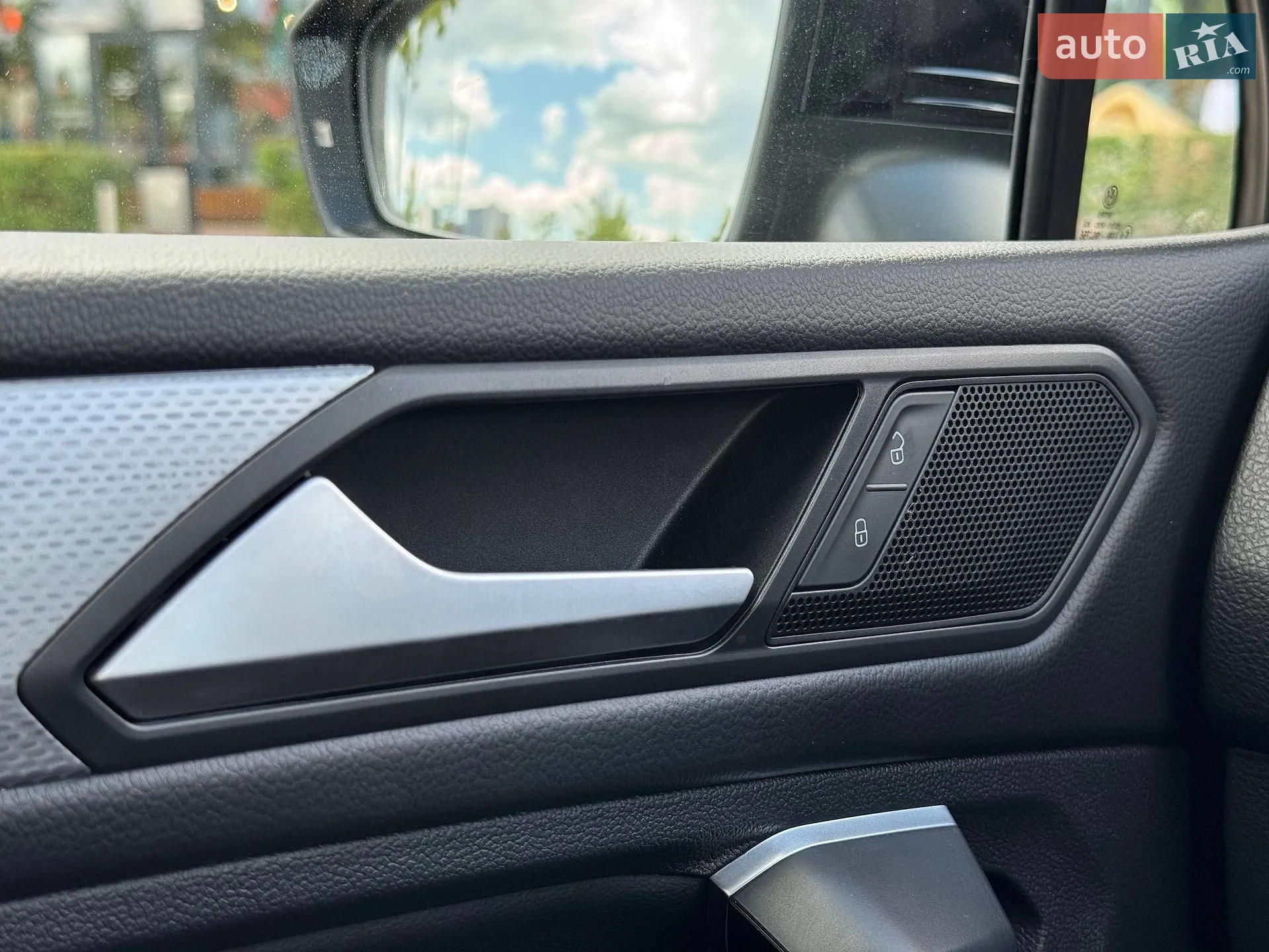 2020 Volkswagen Tiguan - мініатюра 23