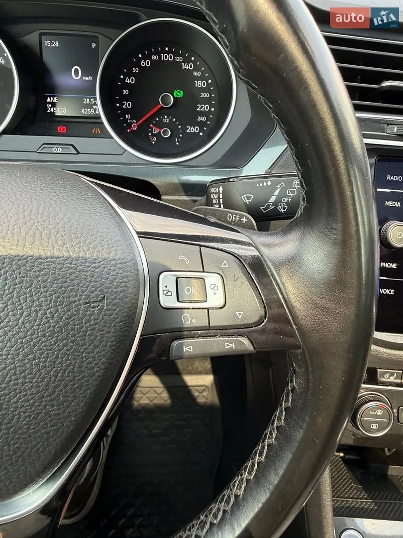 2017 Volkswagen Tiguan - мініатюра 10