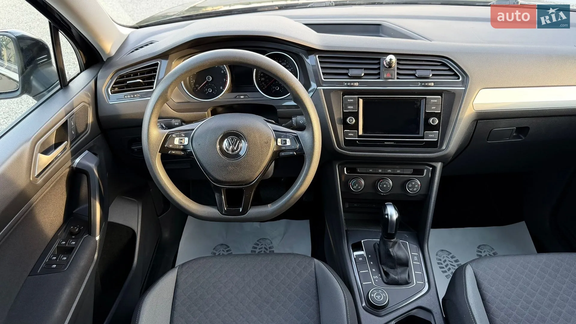 2020 Volkswagen Tiguan - мініатюра 24