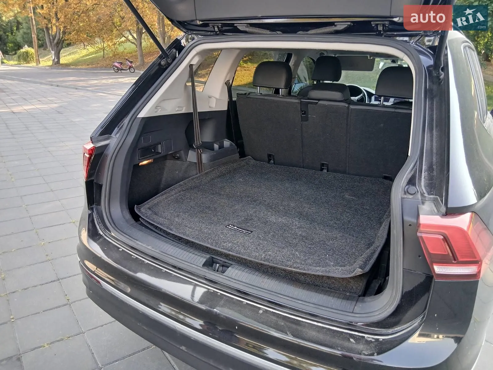 2017 Volkswagen Tiguan - мініатюра 10
