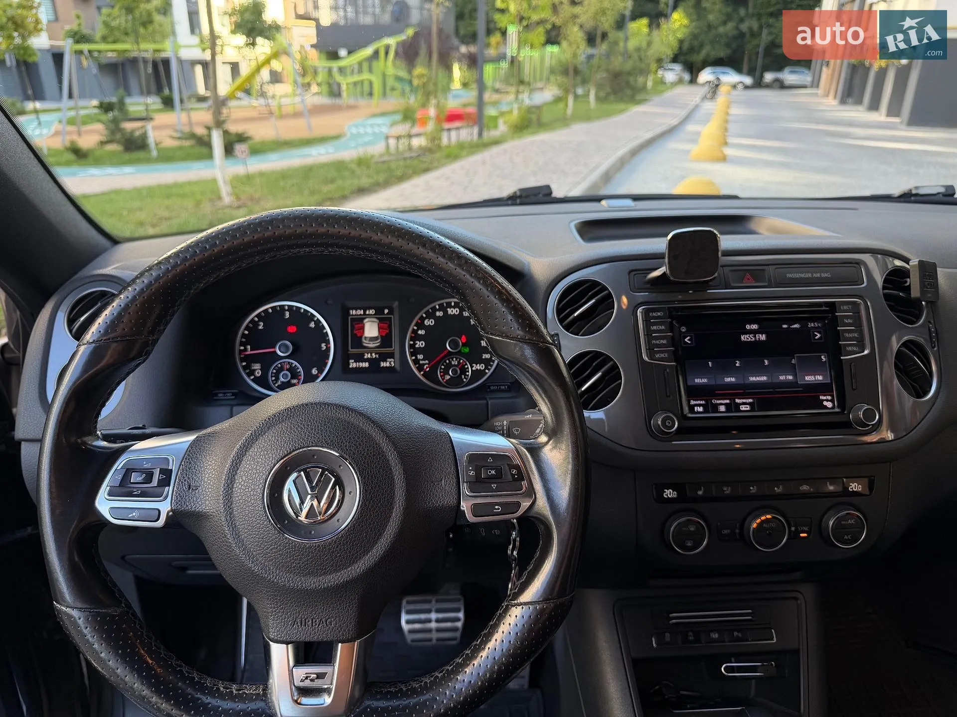 2015 Volkswagen Tiguan - мініатюра 17
