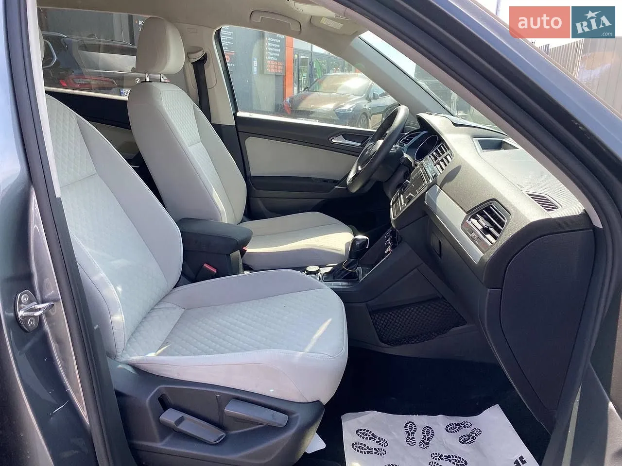 2017 Volkswagen Tiguan - мініатюра 22