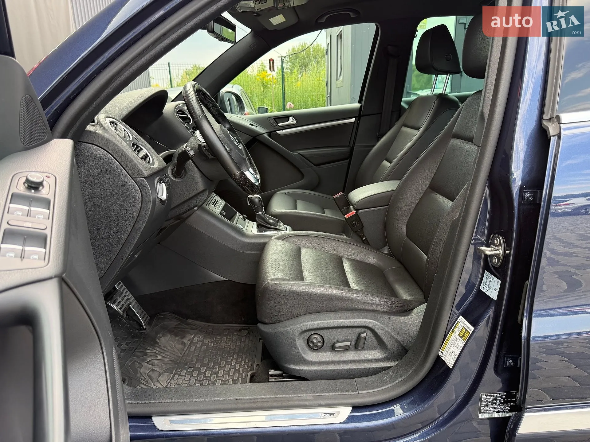 2016 Volkswagen Tiguan - мініатюра 24