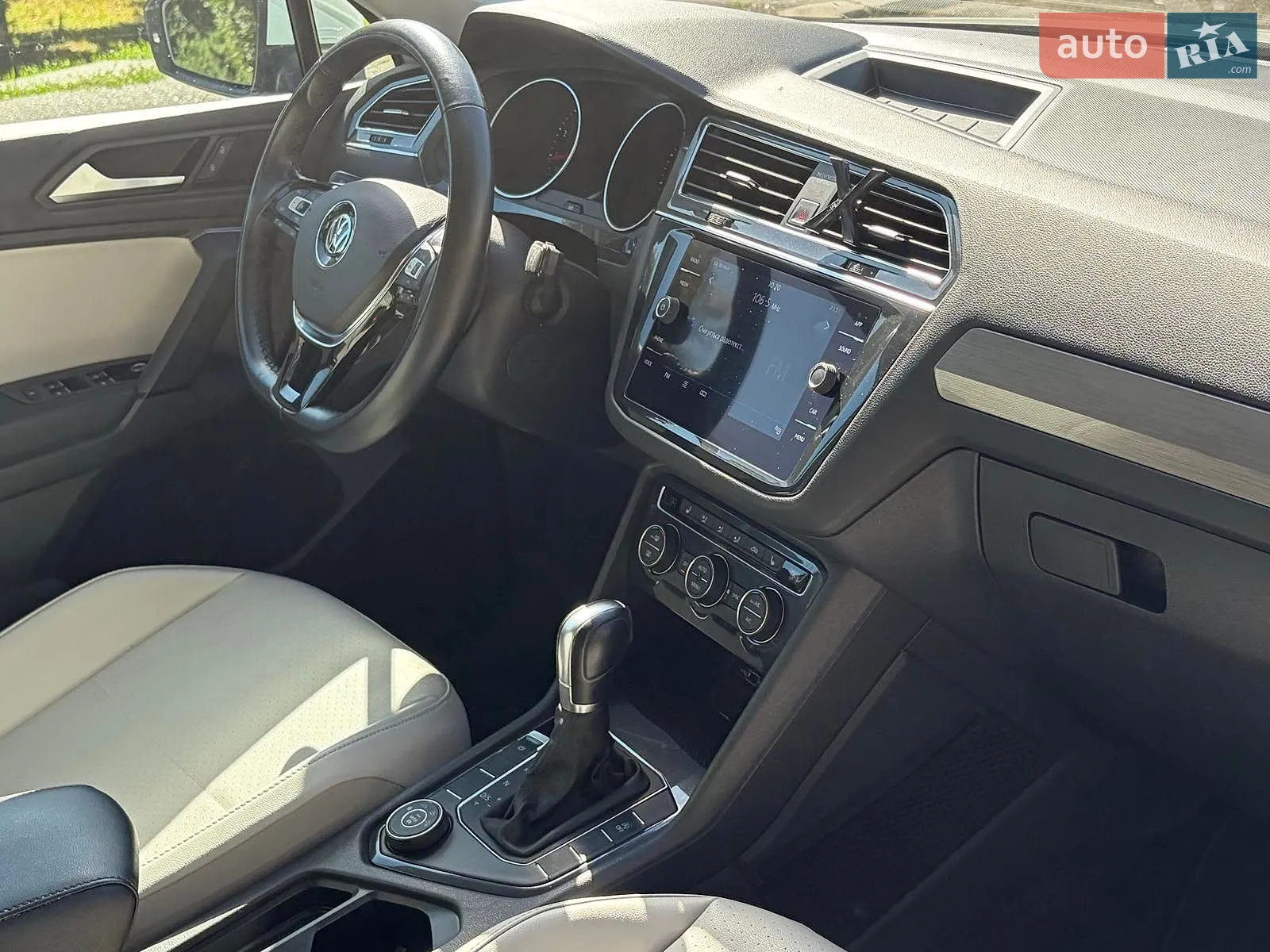 2018 Volkswagen Tiguan - мініатюра 19