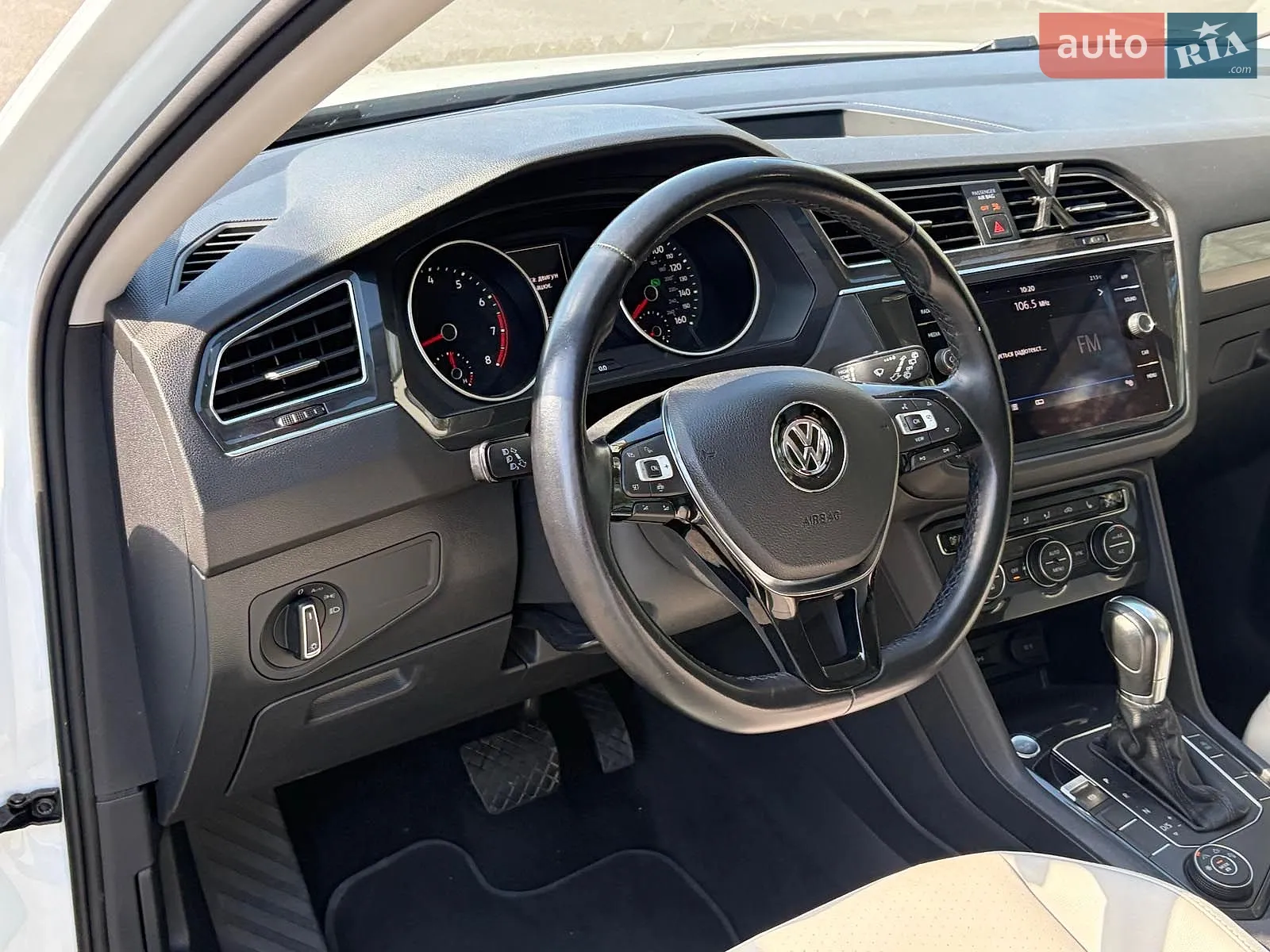 2018 Volkswagen Tiguan - мініатюра 24