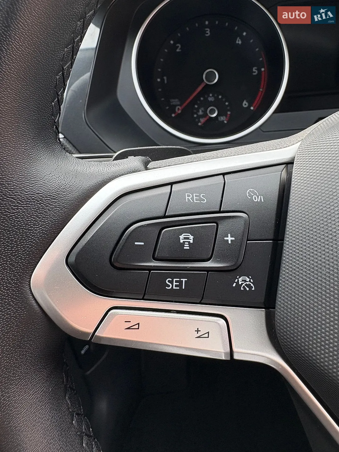 2020 Volkswagen Tiguan - мініатюра 37