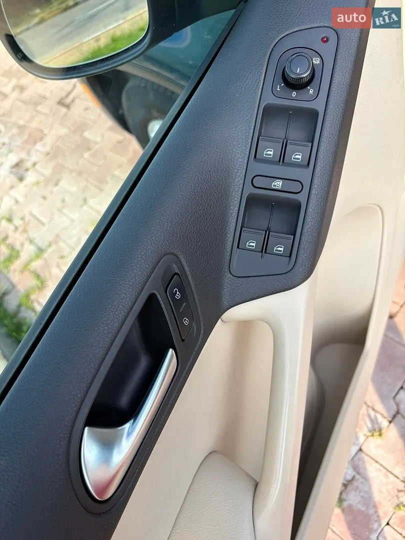 2016 Volkswagen Tiguan - мініатюра 29