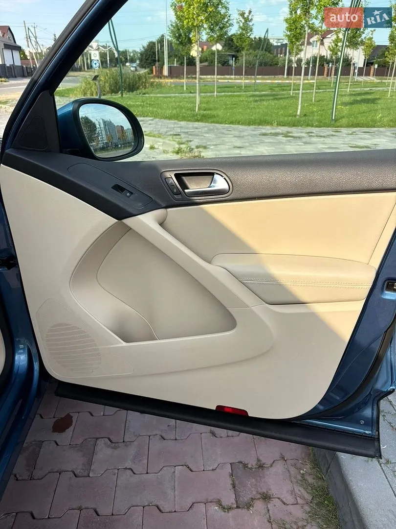 2016 Volkswagen Tiguan - мініатюра 31