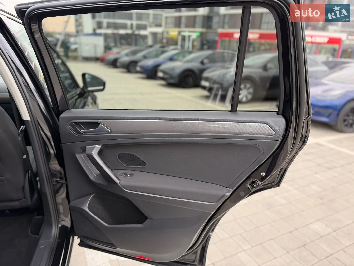 2022 Volkswagen Tiguan - мініатюра 24