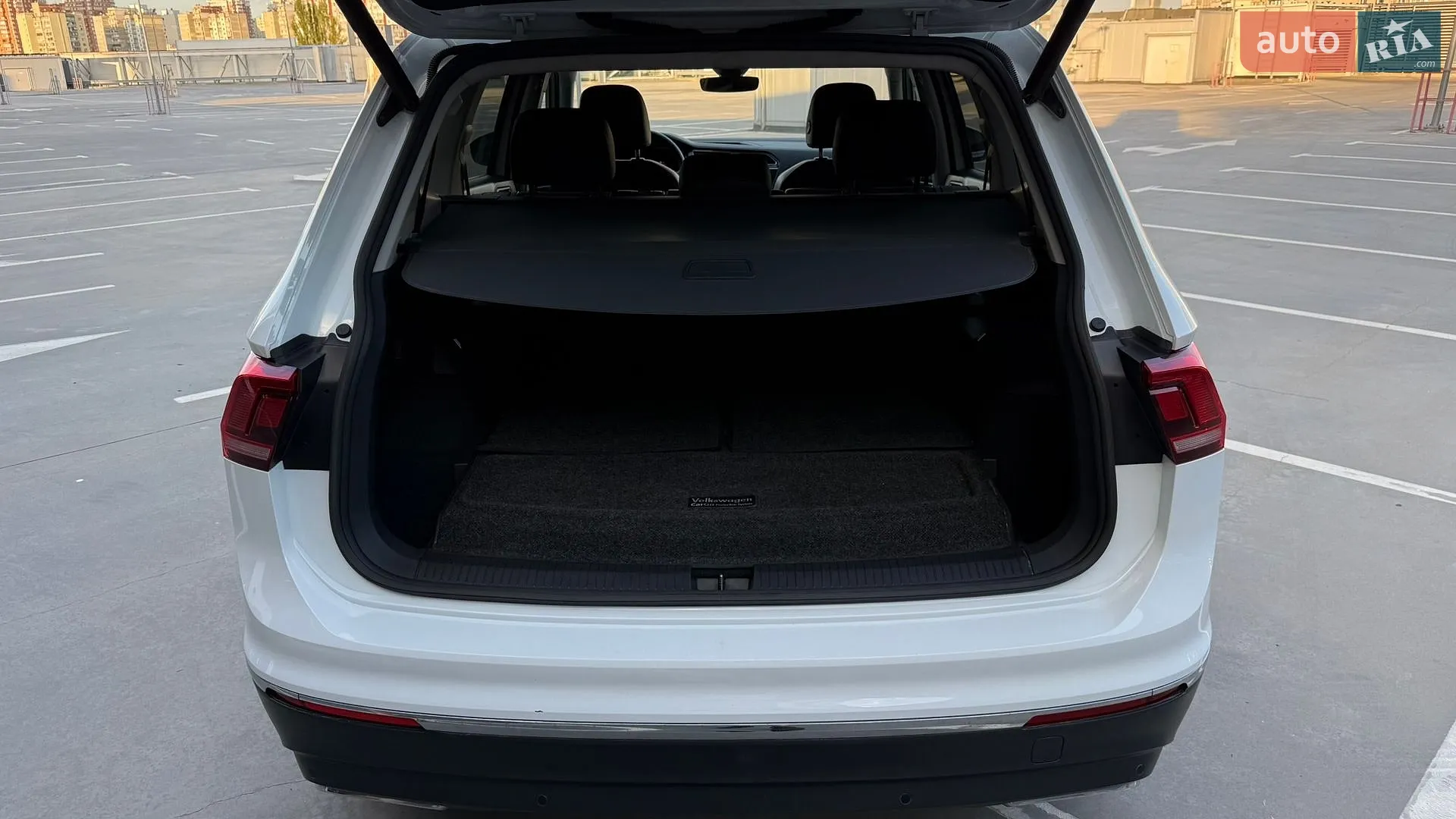 2020 Volkswagen Tiguan - мініатюра 11