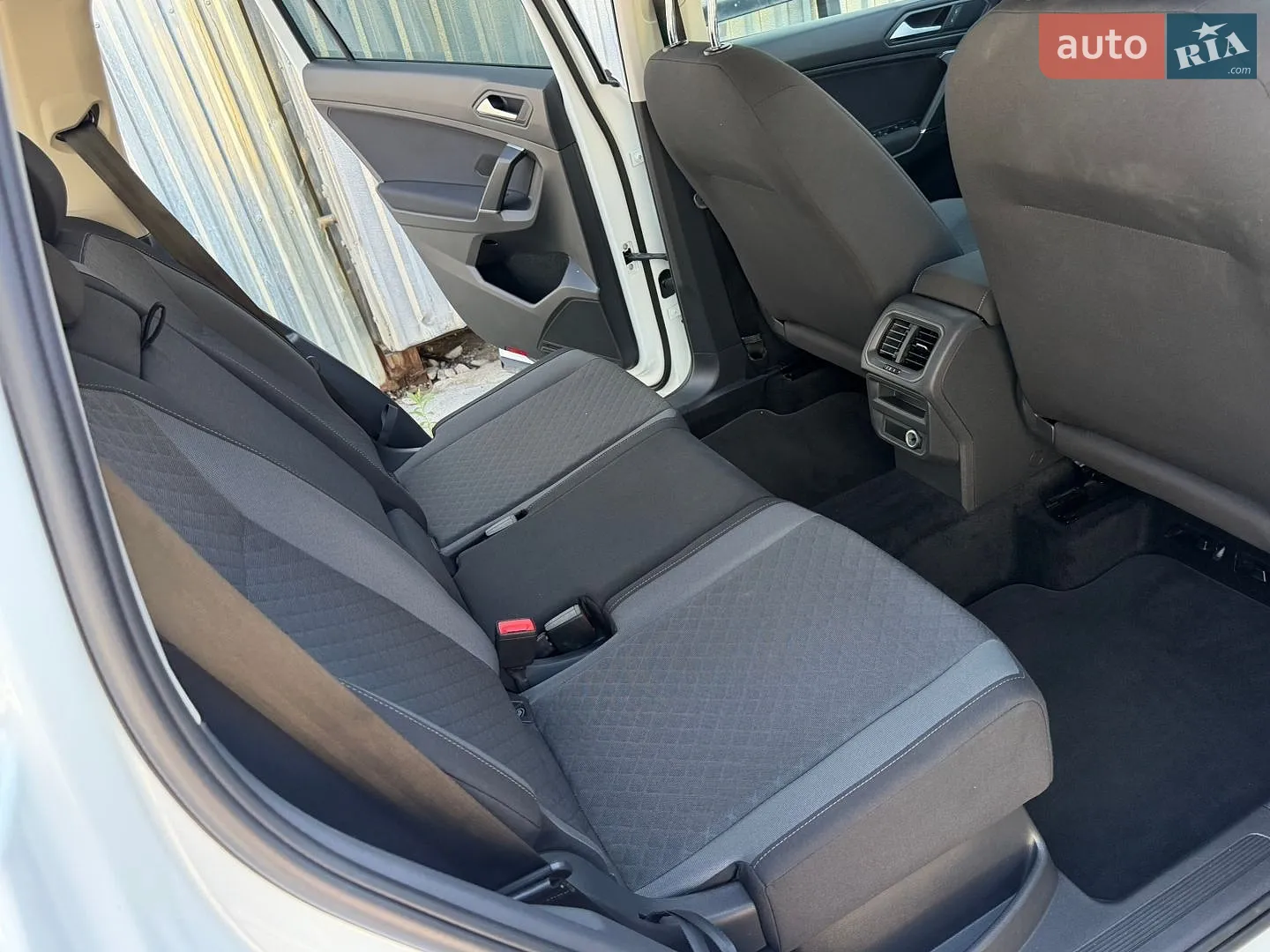 2020 Volkswagen Tiguan - мініатюра 37