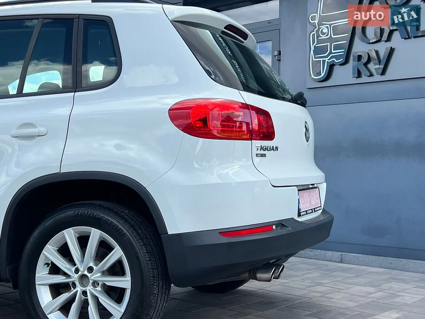 2017 Volkswagen Tiguan - мініатюра 12