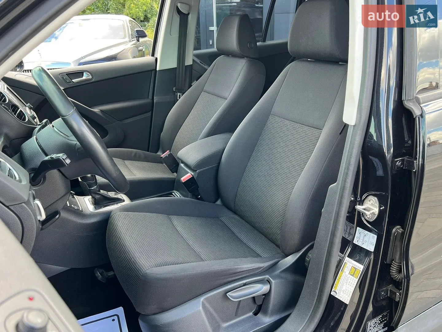 2017 Volkswagen Tiguan - мініатюра 16