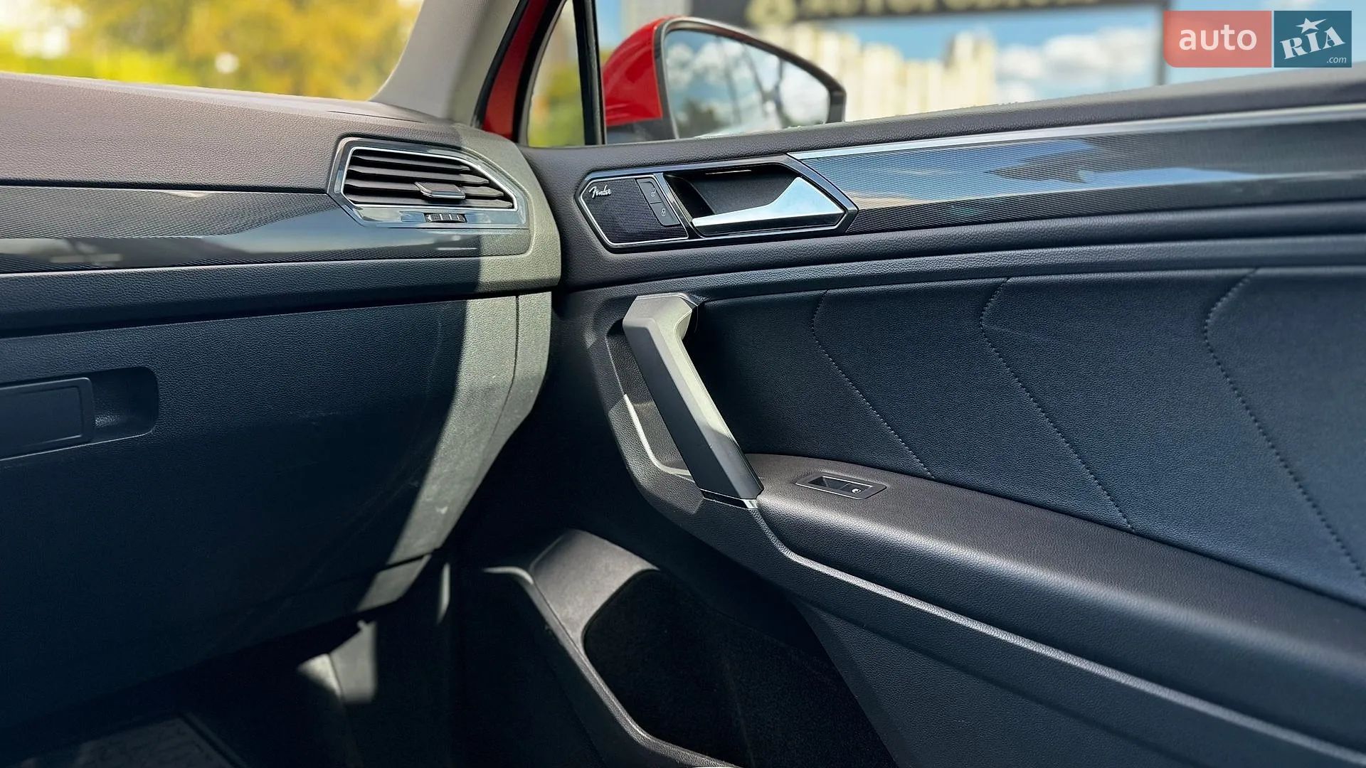 2018 Volkswagen Tiguan - мініатюра 31