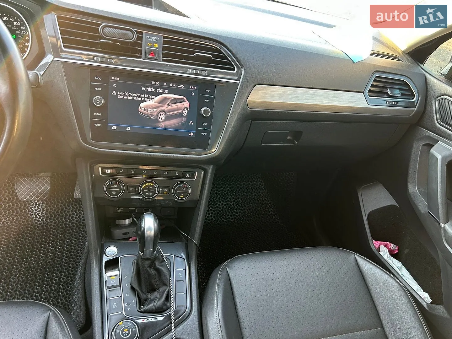2017 Volkswagen Tiguan - мініатюра 11