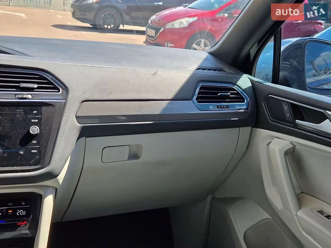 2022 Volkswagen Tiguan - мініатюра 24