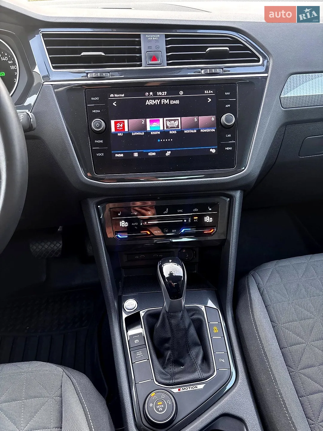 2022 Volkswagen Tiguan - мініатюра 18