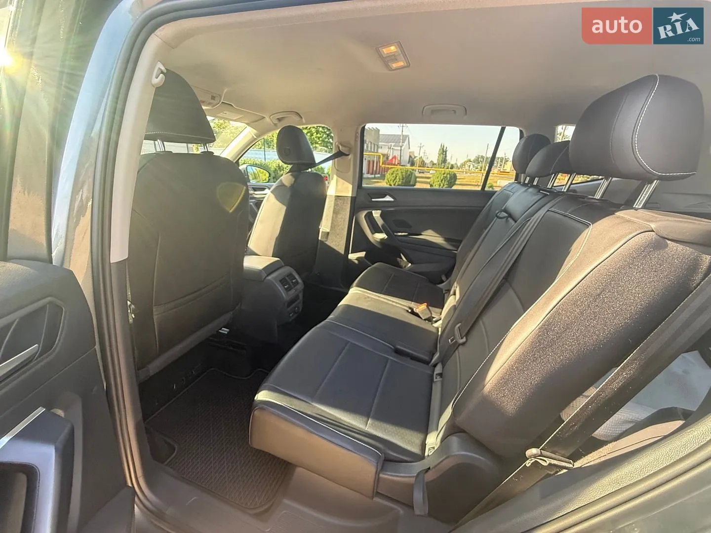 2021 Volkswagen Tiguan - мініатюра 24