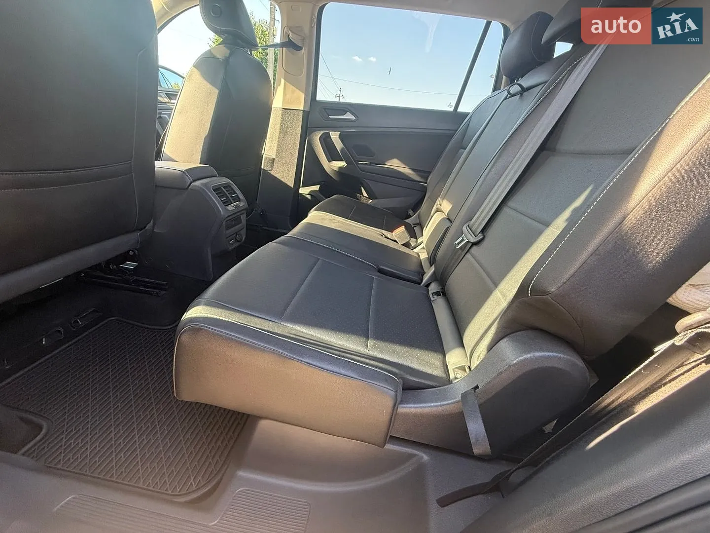 2021 Volkswagen Tiguan - мініатюра 23