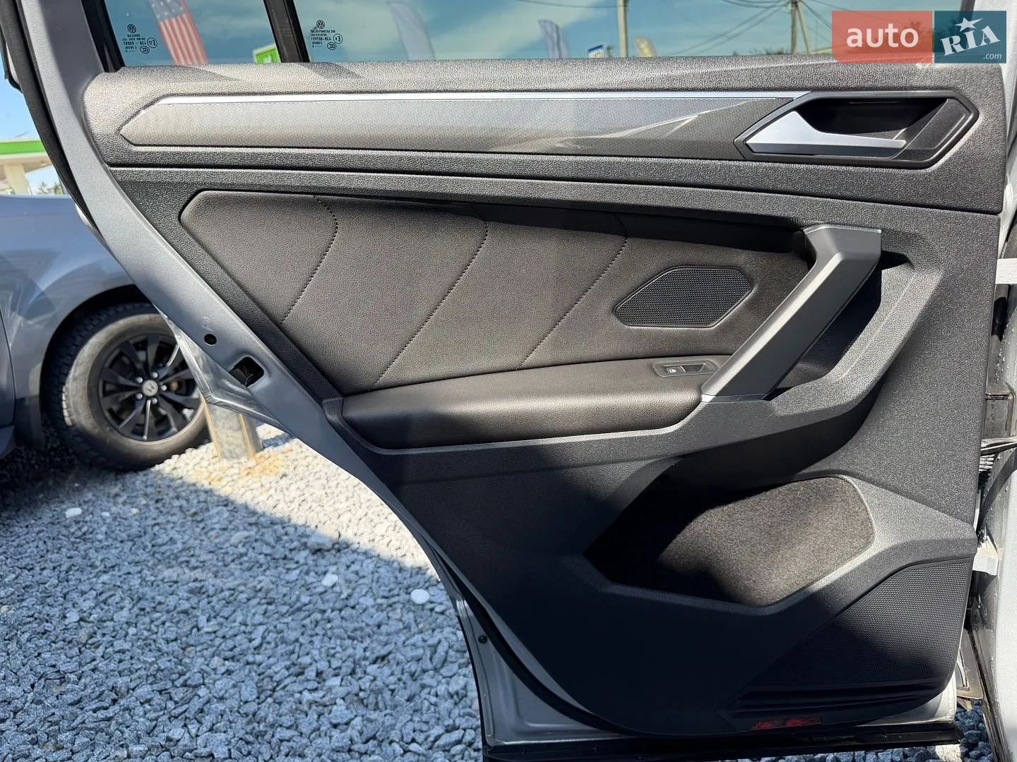 2018 Volkswagen Tiguan - мініатюра 17