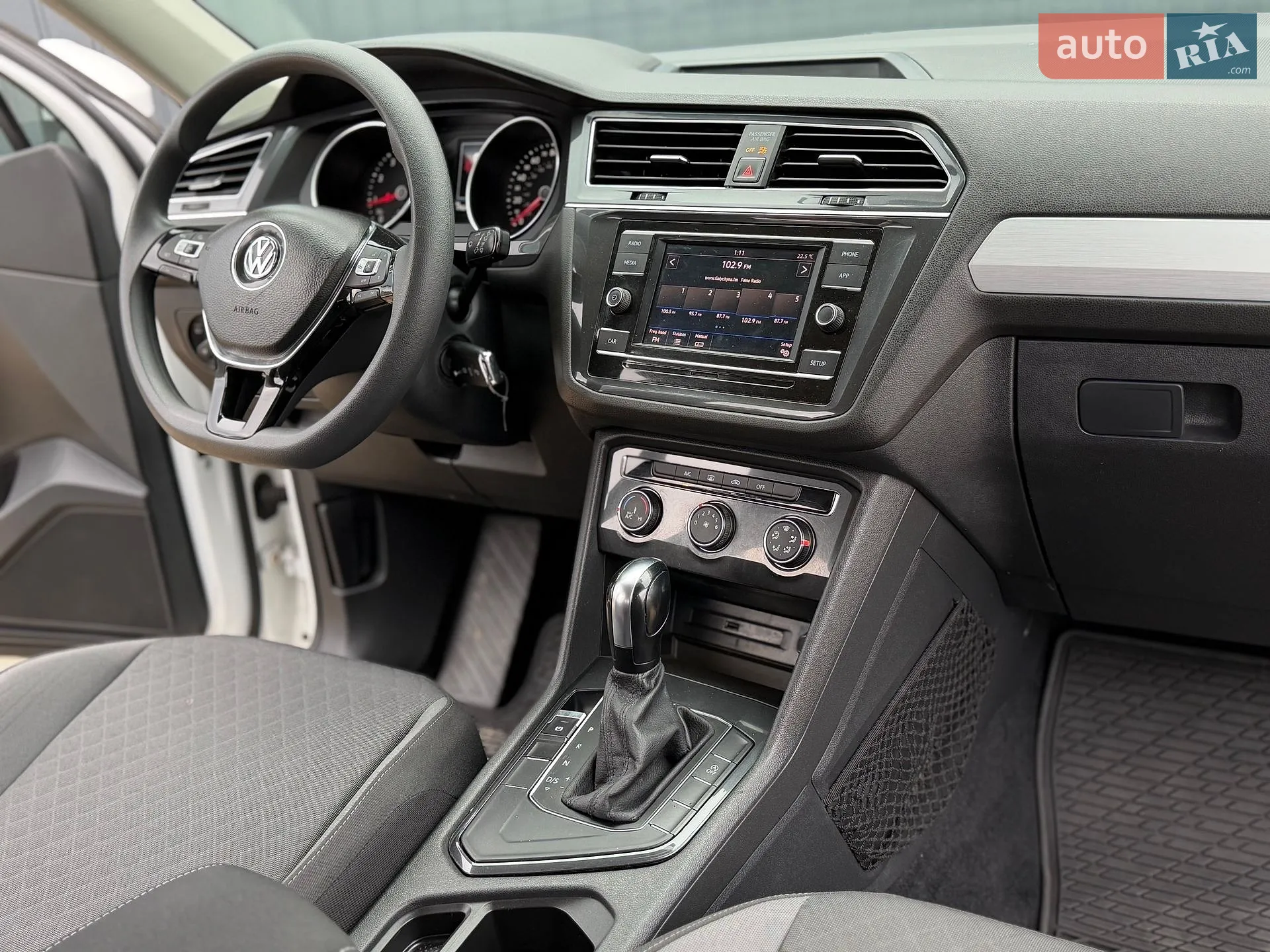 2018 Volkswagen Tiguan - мініатюра 28