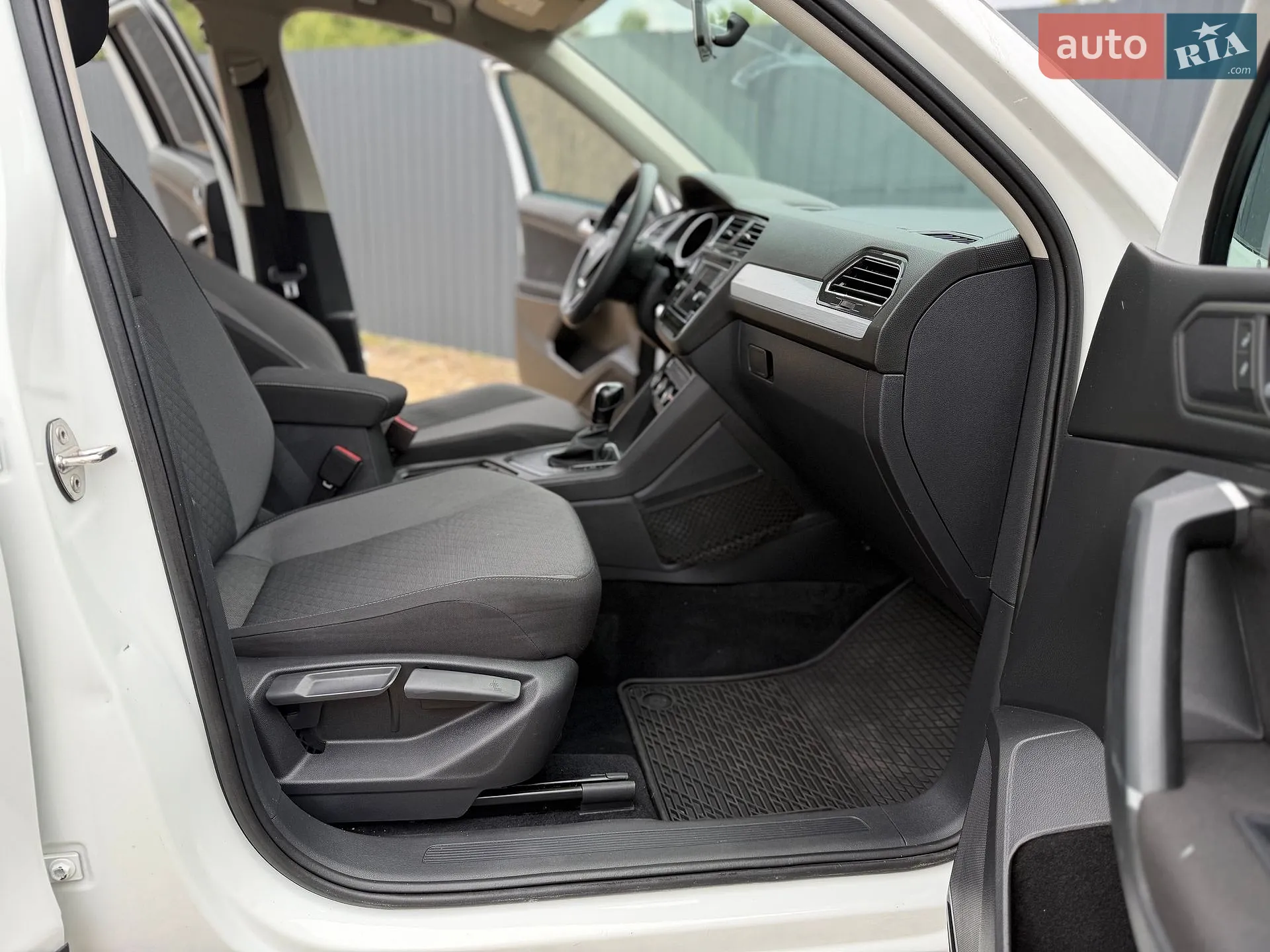 2018 Volkswagen Tiguan - мініатюра 32