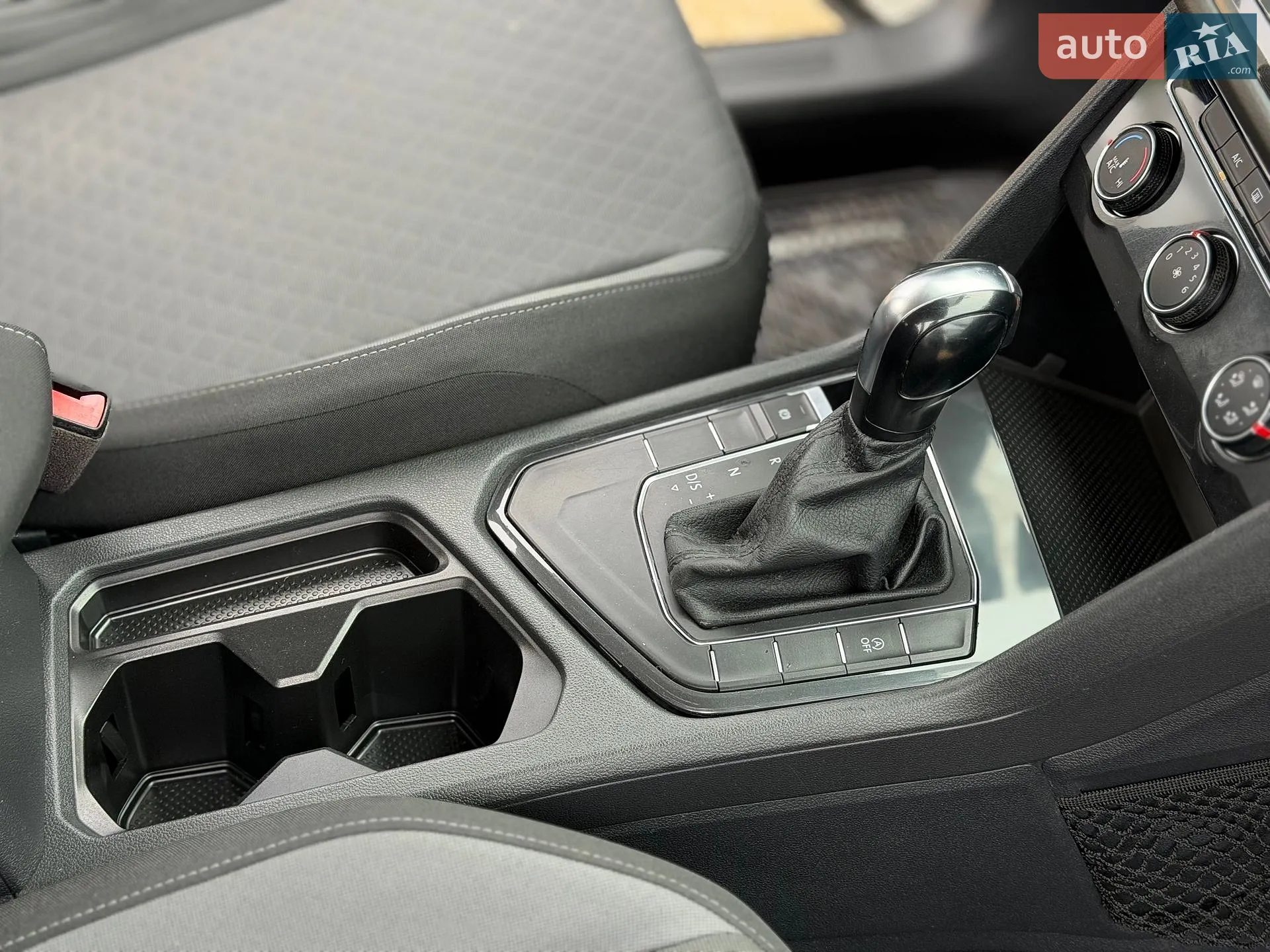 2018 Volkswagen Tiguan - мініатюра 38