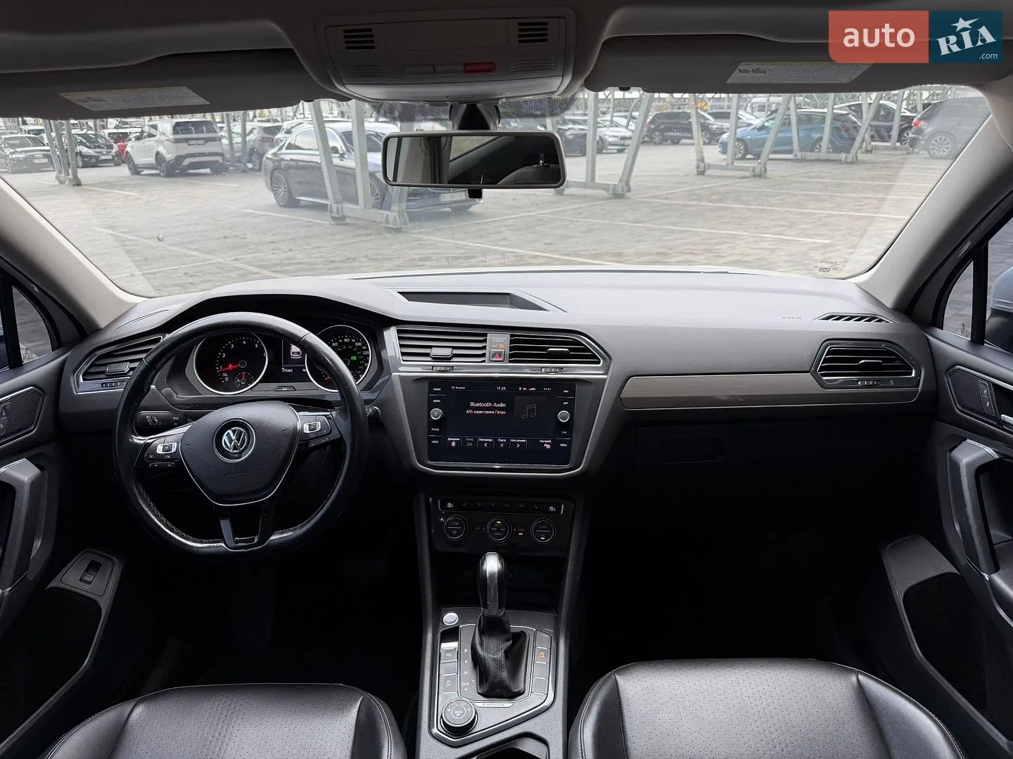 2017 Volkswagen Tiguan - мініатюра 26