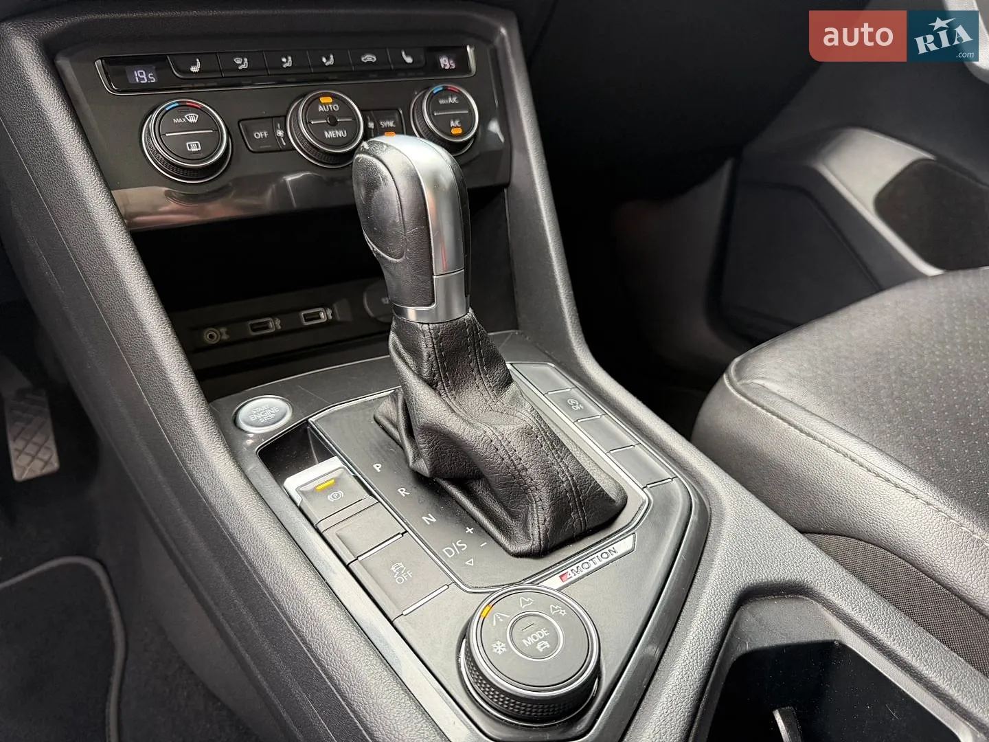 2017 Volkswagen Tiguan - мініатюра 36