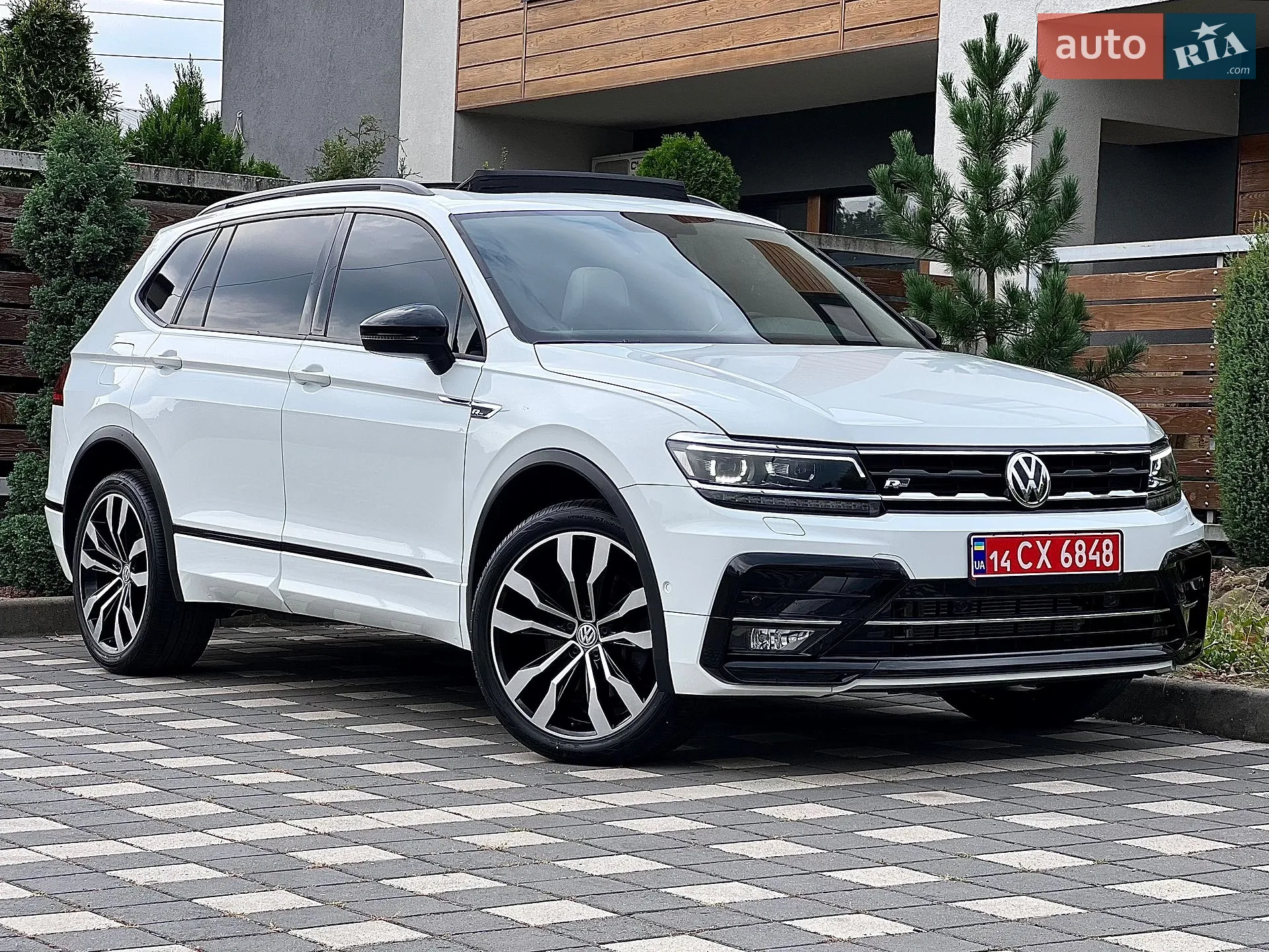 2021 Volkswagen Tiguan - фото 1