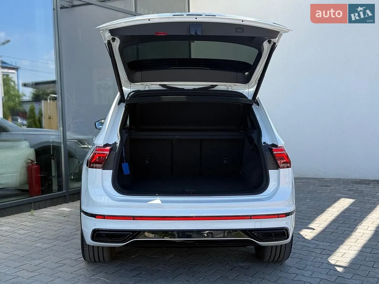 2023 Volkswagen Tiguan - мініатюра 16