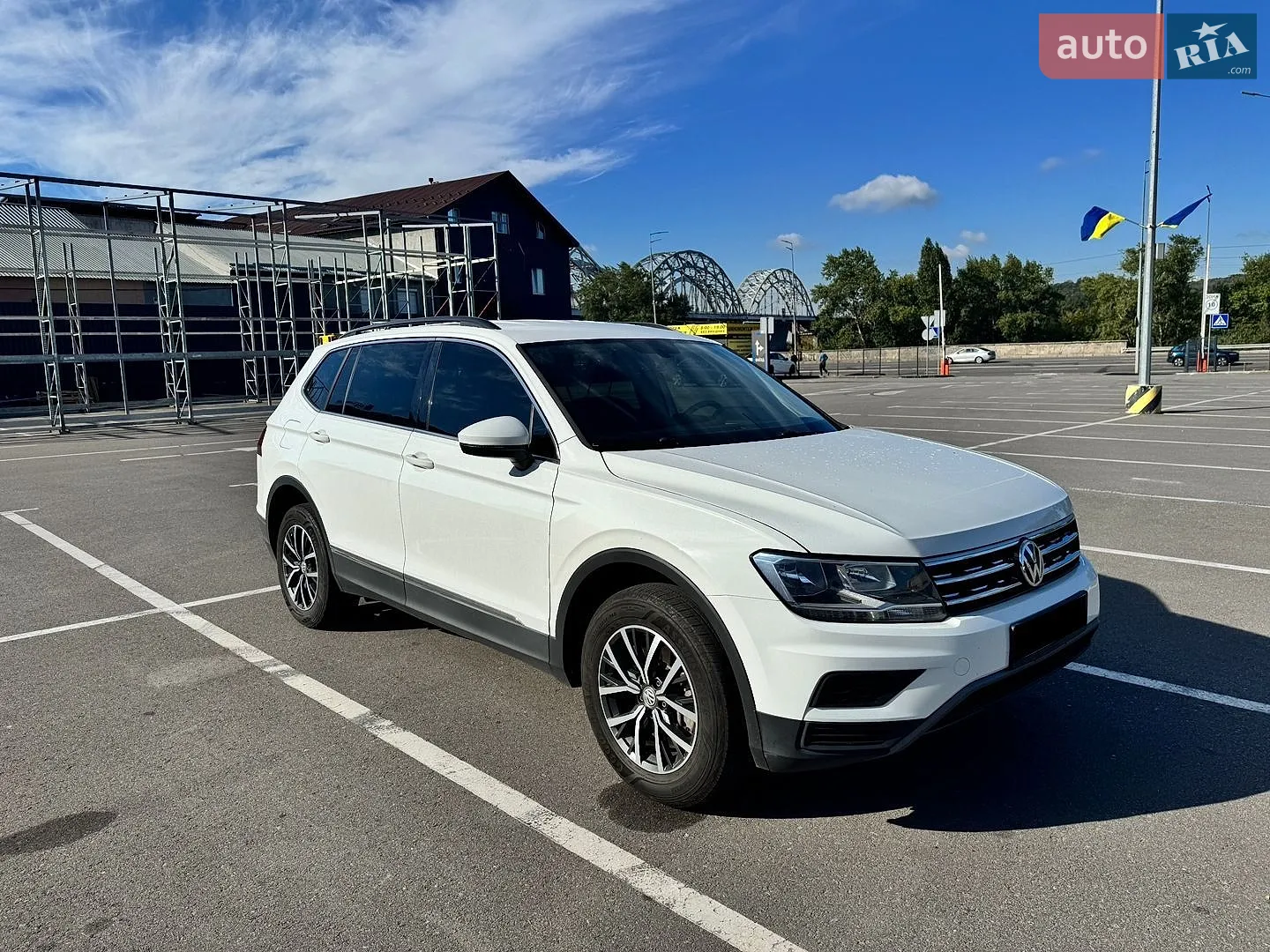 2020 Volkswagen Tiguan - мініатюра 2