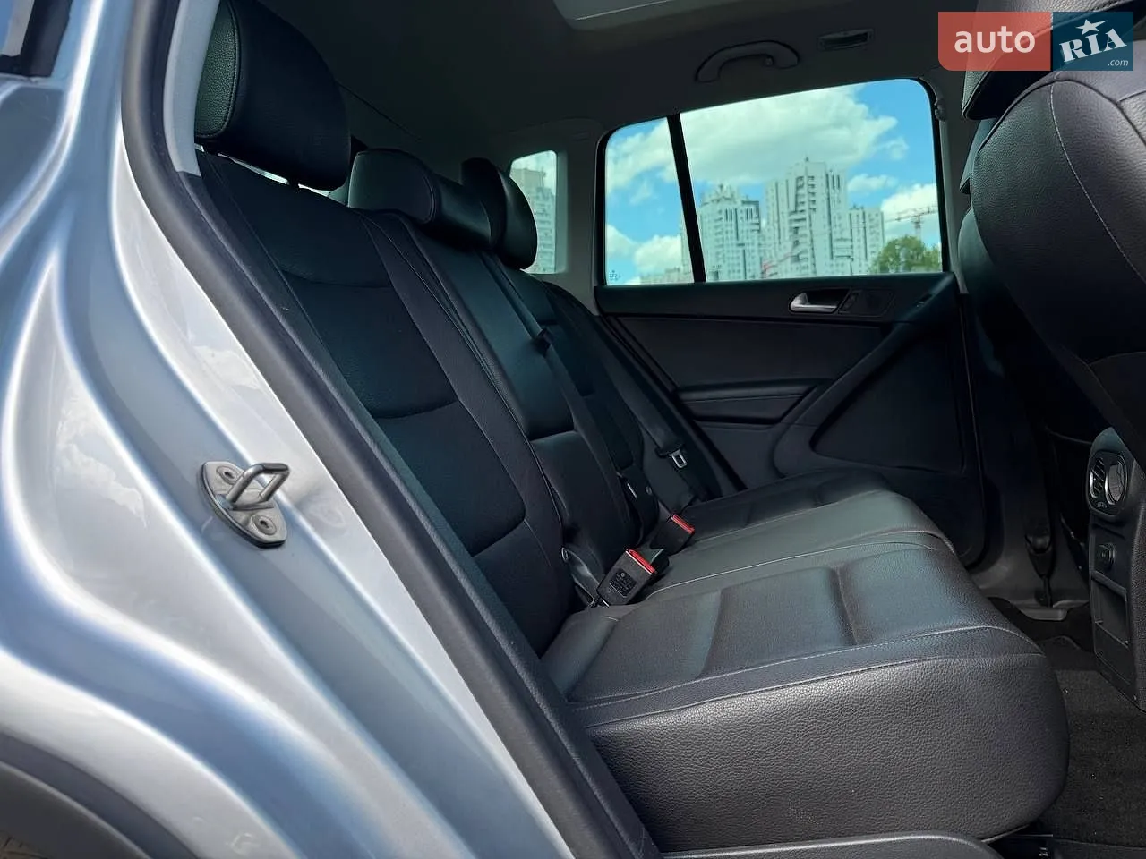 2016 Volkswagen Tiguan - мініатюра 11